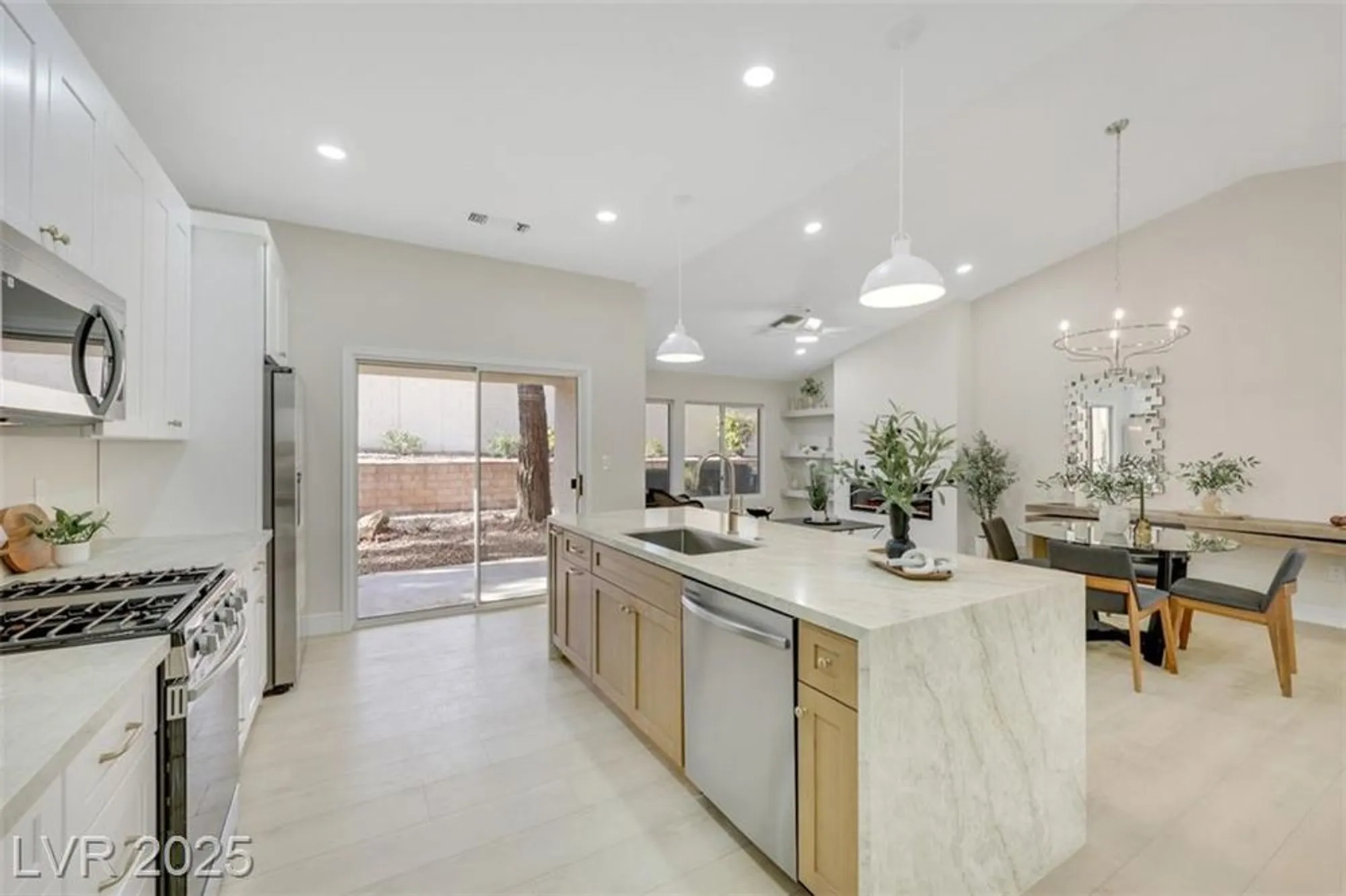 Property Slideshow image 4 of 31 | 2441 banora point dr, Las Vegas, NV, 89134