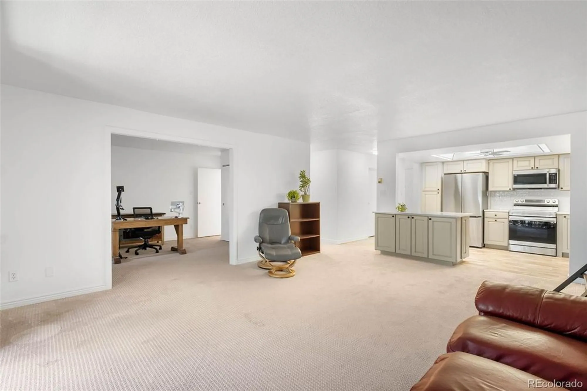 Property Slideshow image 7 of 35 | 14300 e marina dr apt 306, Aurora, CO, 80014