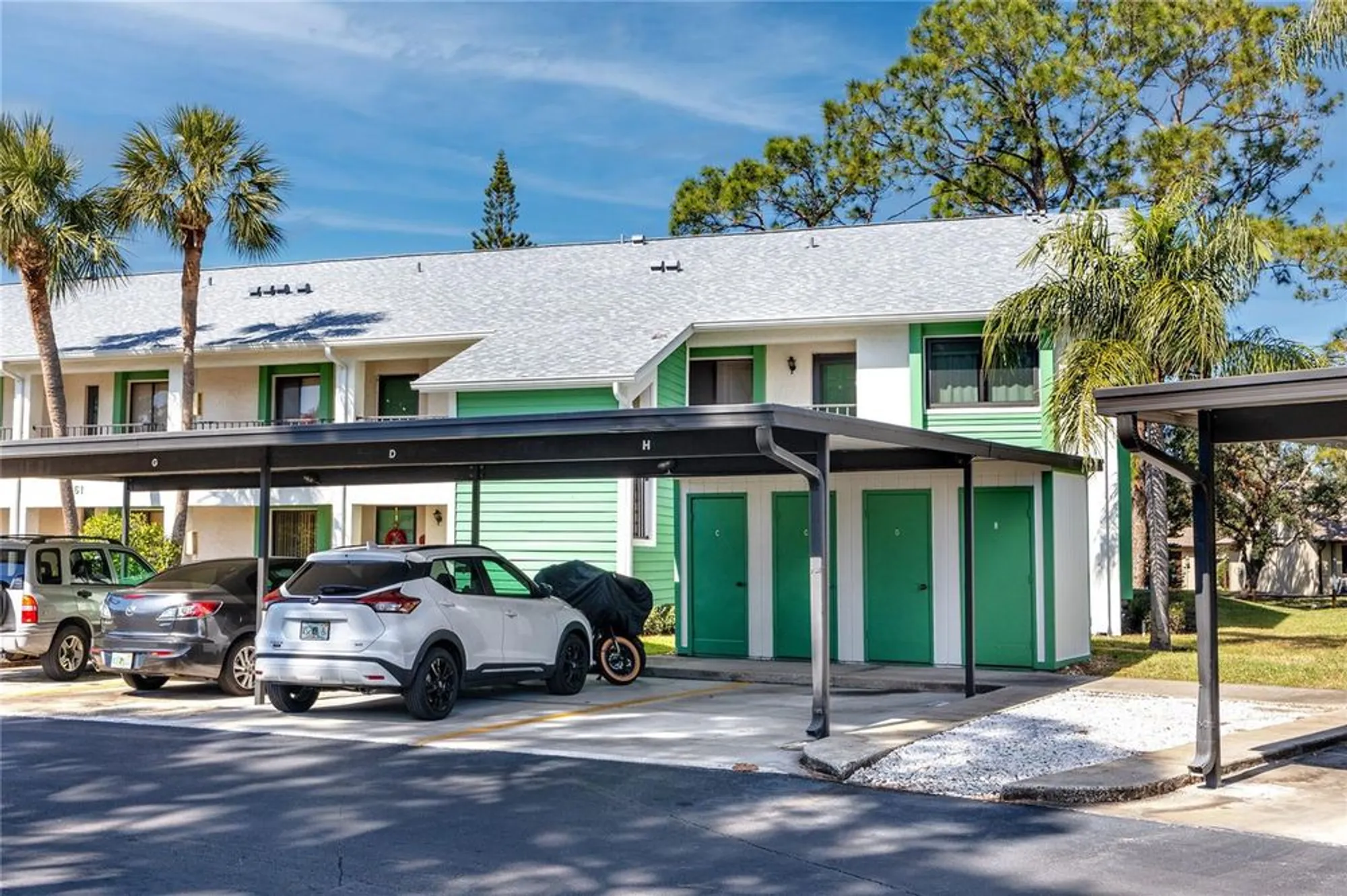 Property Slideshow image 5 of 47 | 2561 royal pines cir # 14h, Clearwater, FL, 33763