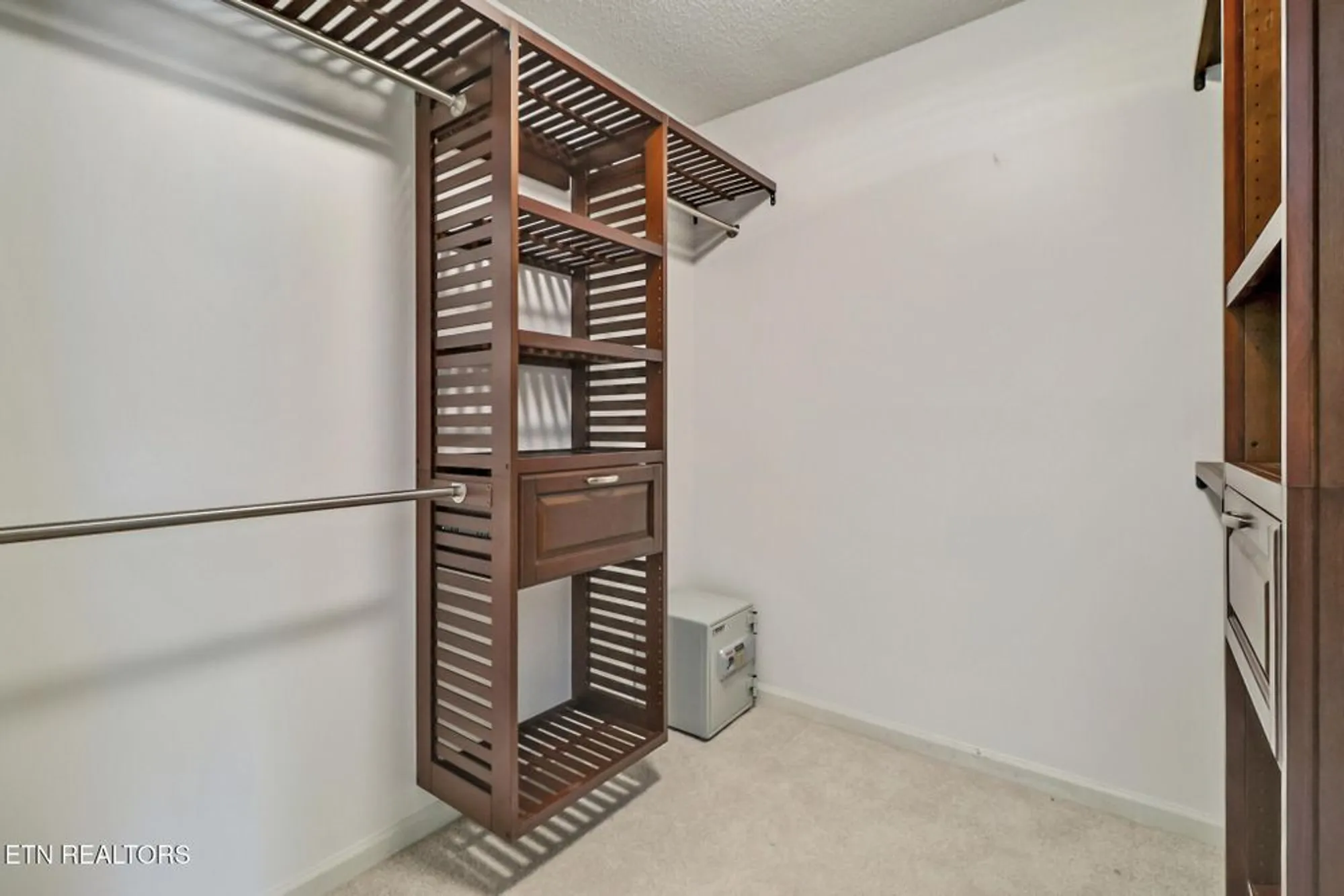 Property Slideshow image 30 of 55 | 11 kingsboro ln, Crossville, TN, 38558