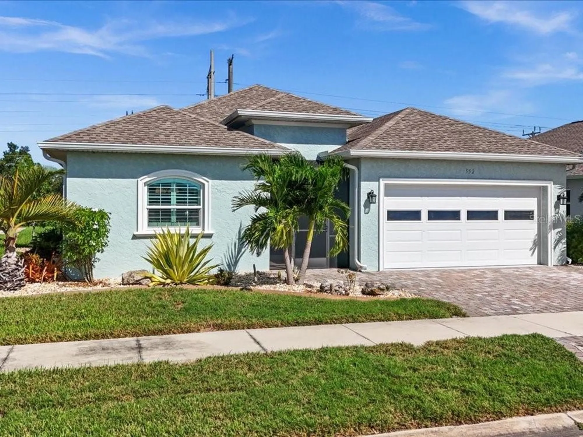Property Slideshow image 2 of 47 | 552 box elder ct, Englewood, FL, 34223