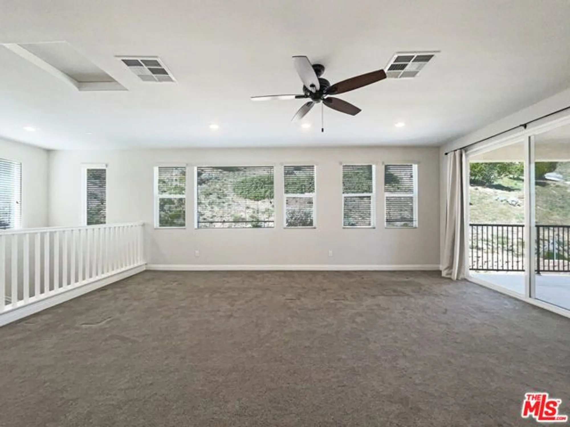 Property Slideshow image 23 of 30 | 20543 martingale pl, Santa Clarita, CA, 91350