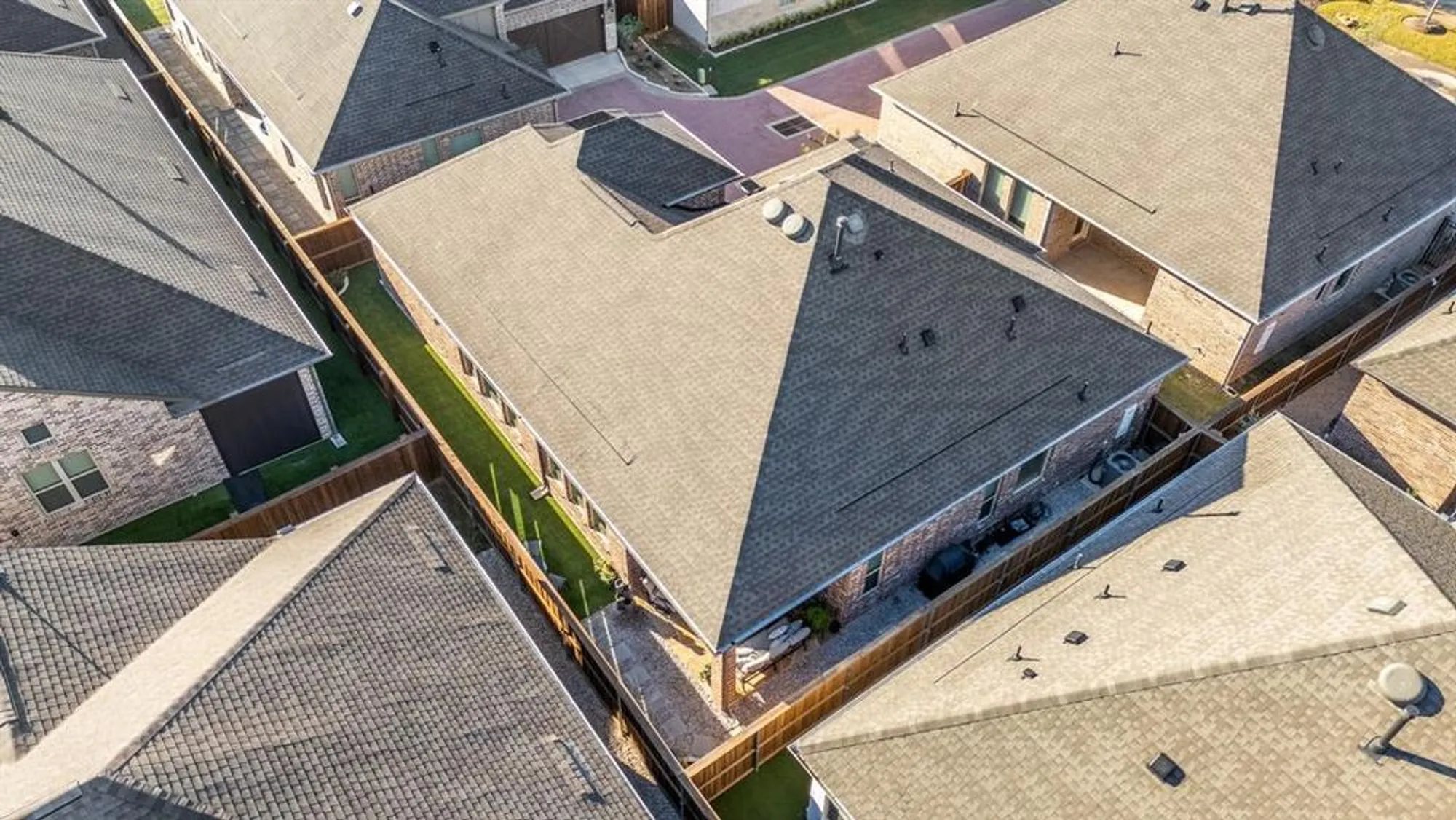 Property Slideshow image 27 of 28 | 4745 kings garden pkwy, Arlington, TX, 76005