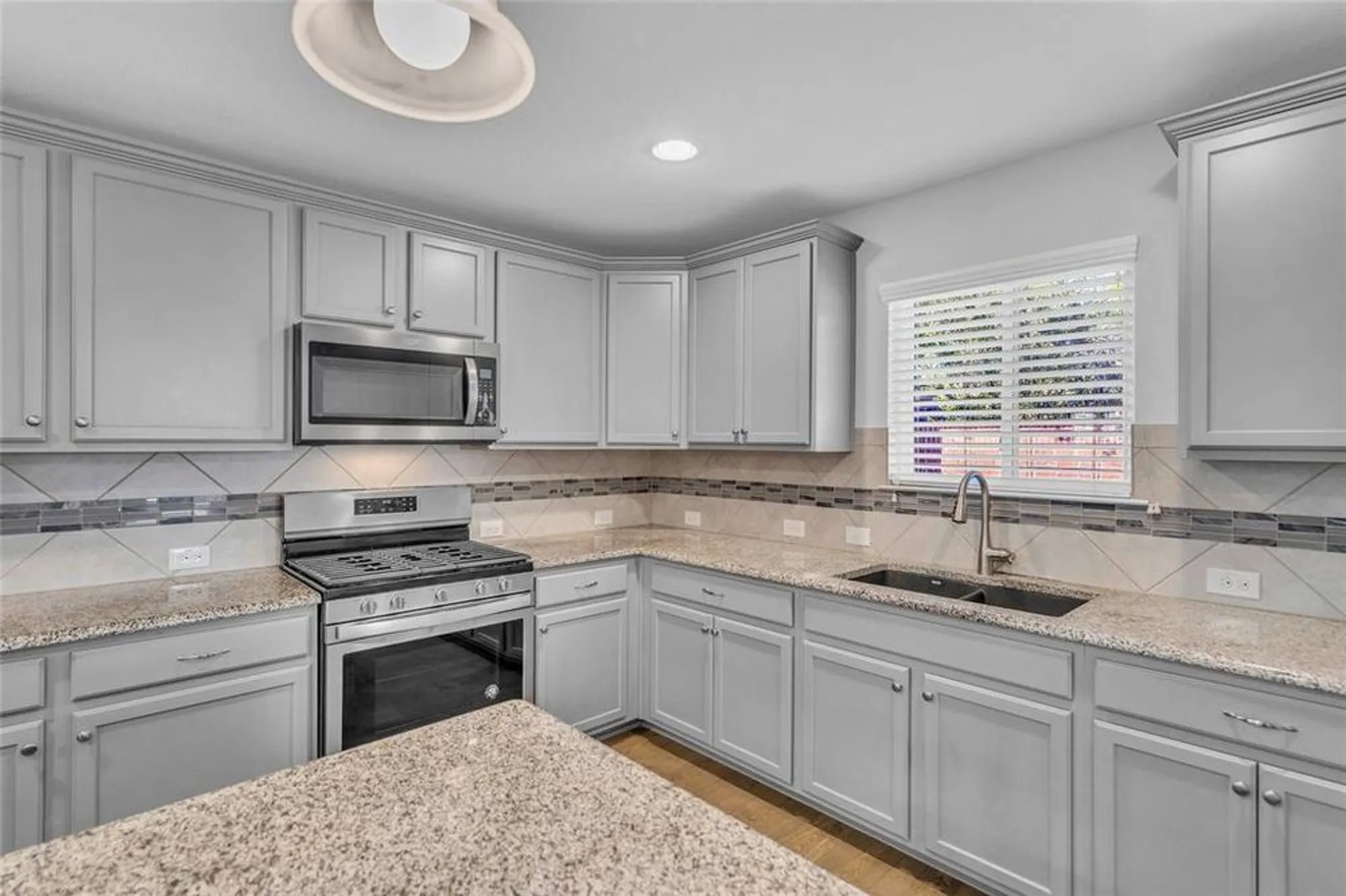 Property Slideshow image 14 of 31 | 8845 twin pines ln, Frisco, TX, 75036