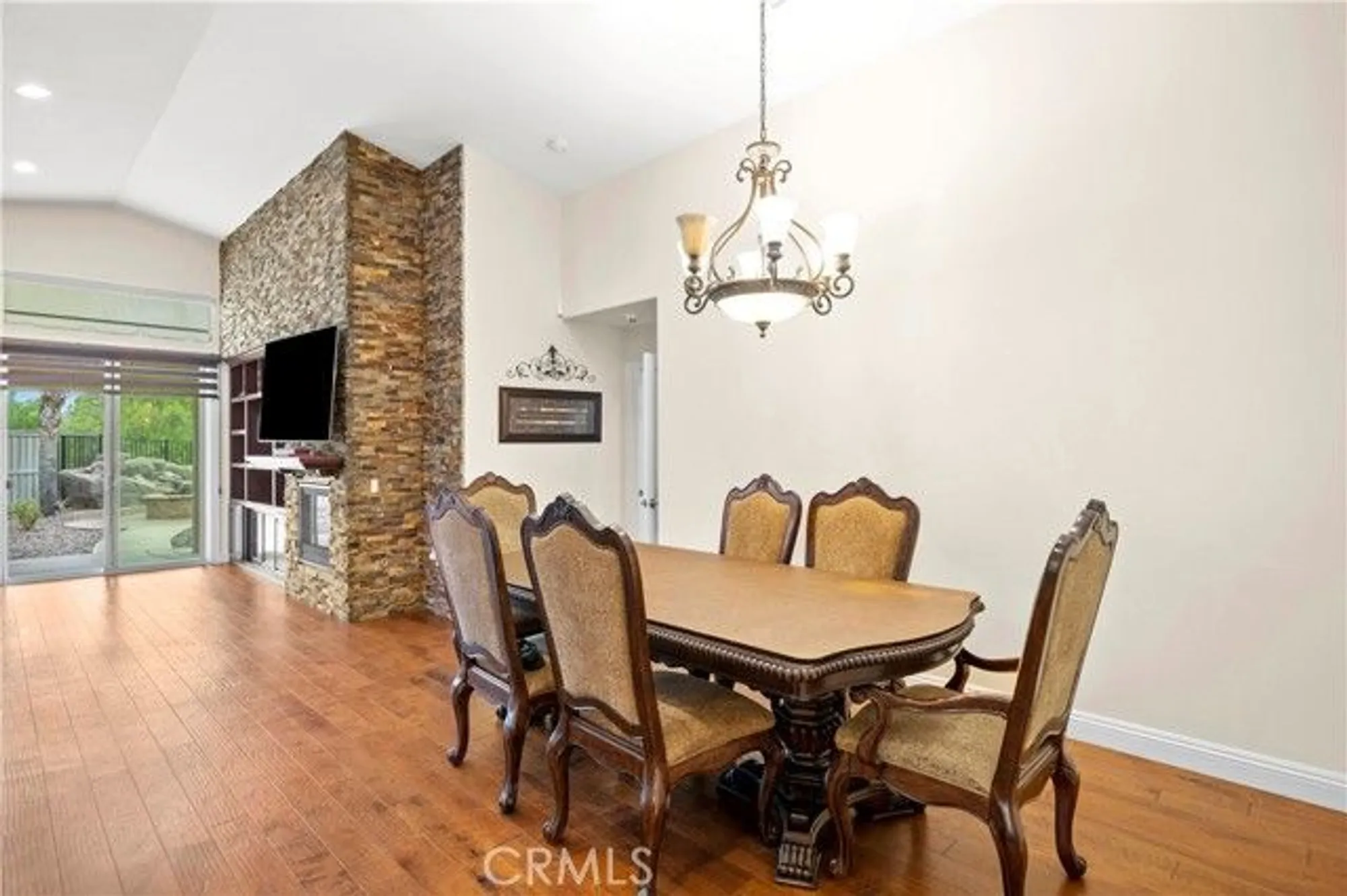 Property Slideshow image 14 of 44 | 584 tewell dr, Hemet, CA, 92545