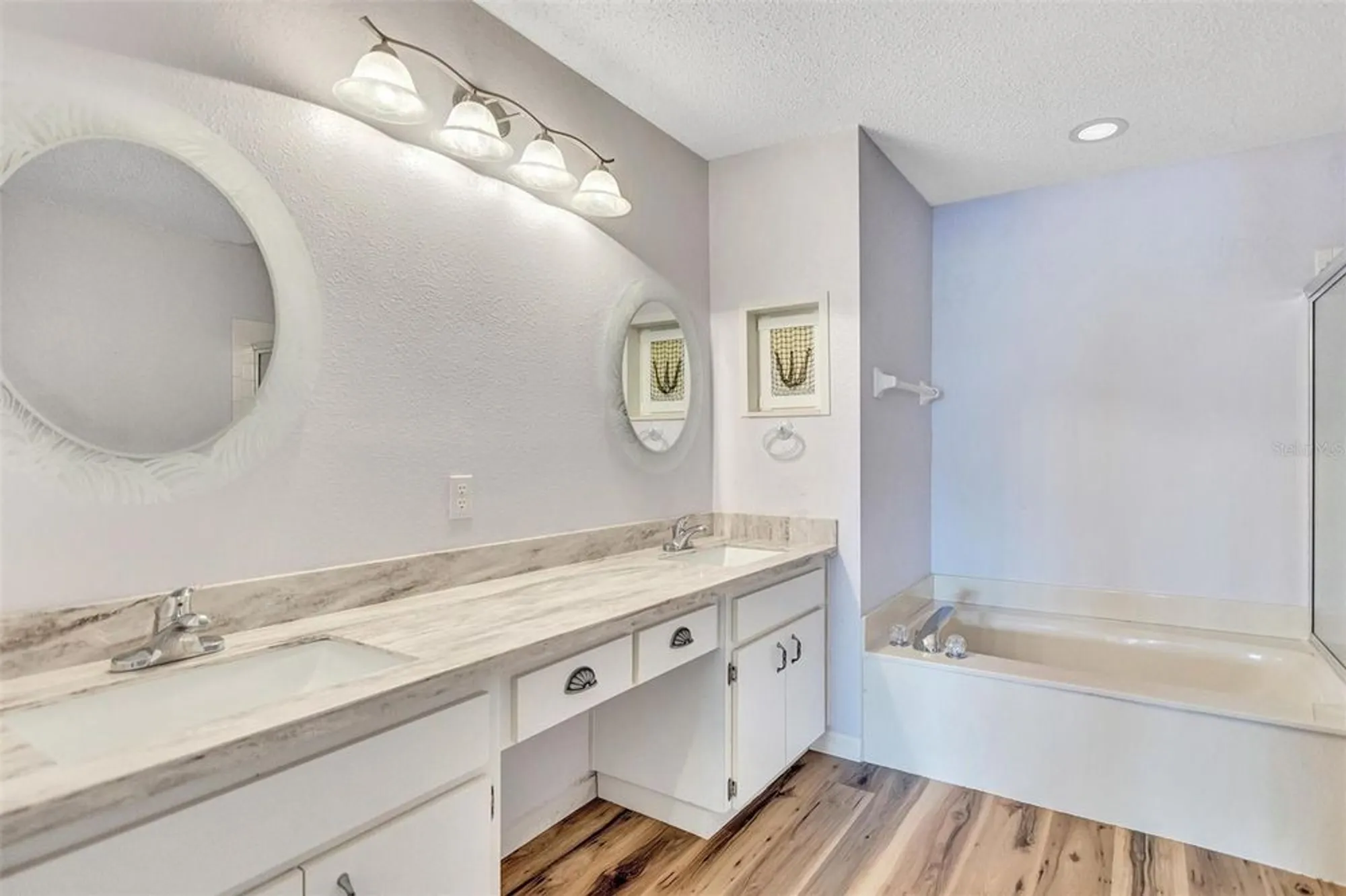 Property Slideshow image 31 of 48 | 811 staffordshire ln 32, Sun City Center, FL, 33573
