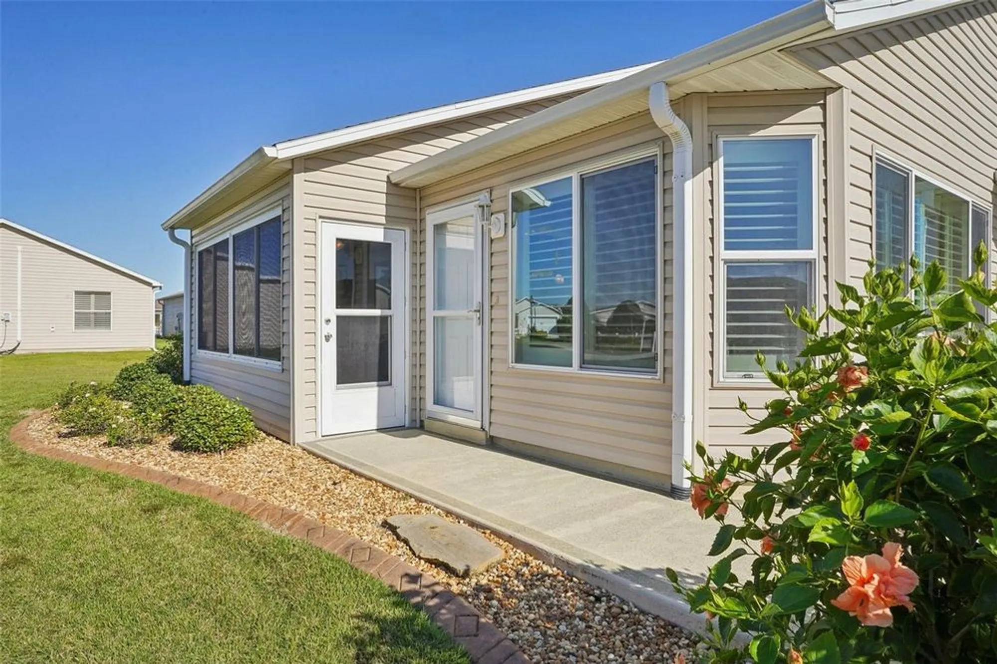 Property Slideshow image 5 of 45 | 1001 greyford ln, The Villages, FL, 32162