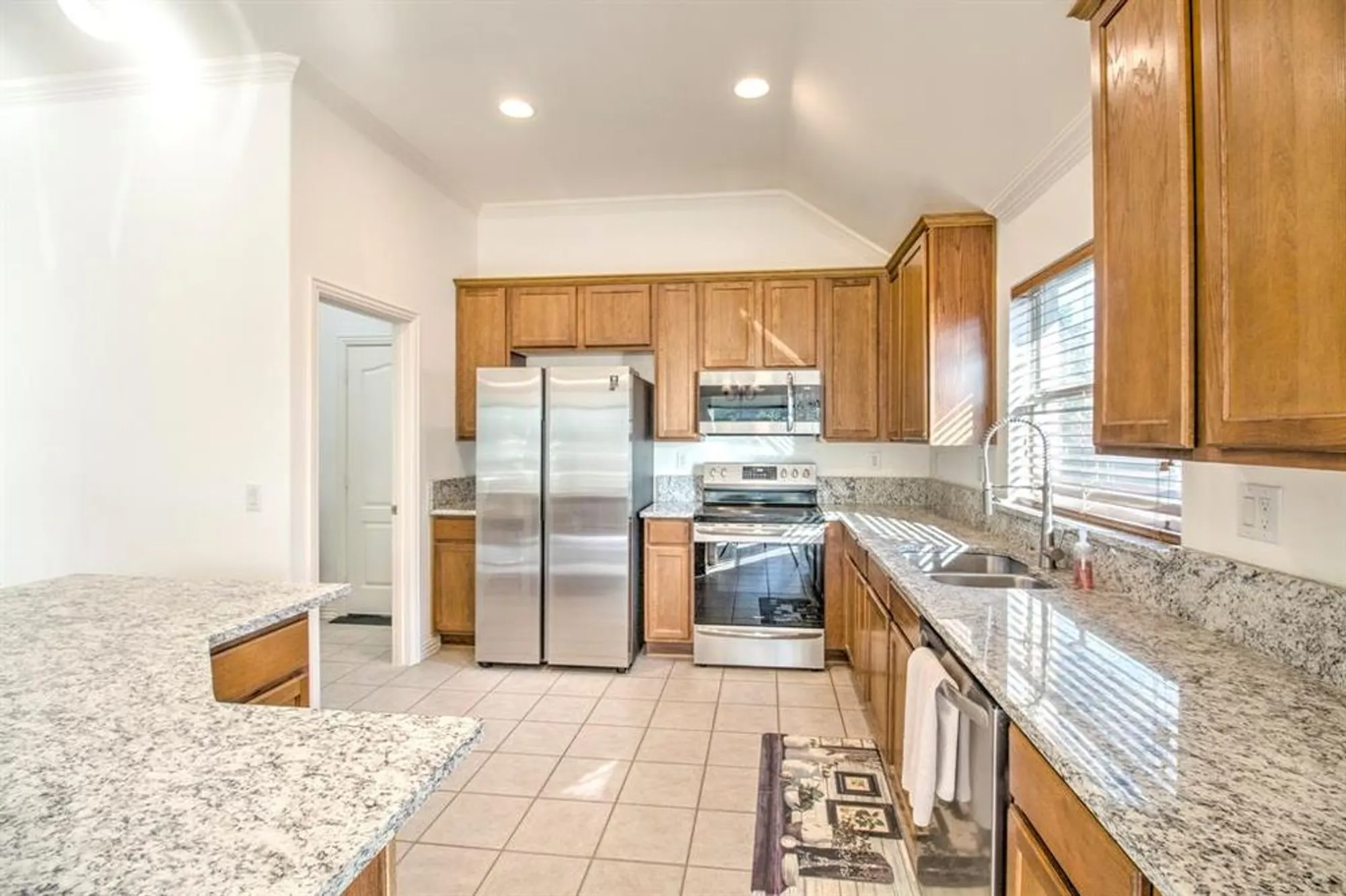 Property Slideshow image 16 of 35 | 9605 orangewood trl, Denton, TX, 76207