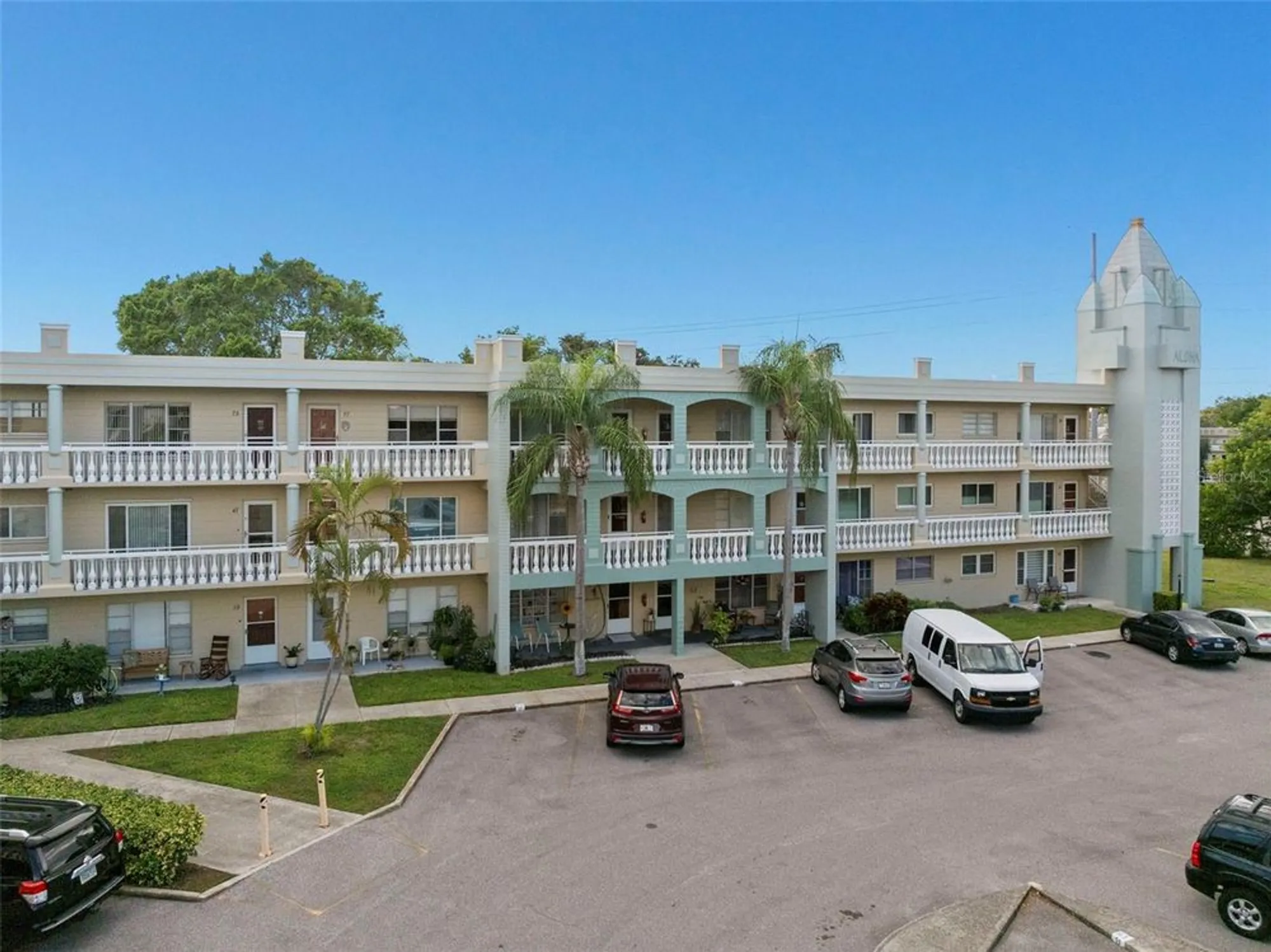 Property Slideshow image 1 of 41 | 2331 finlandia ln apt 53, Clearwater, FL, 33763