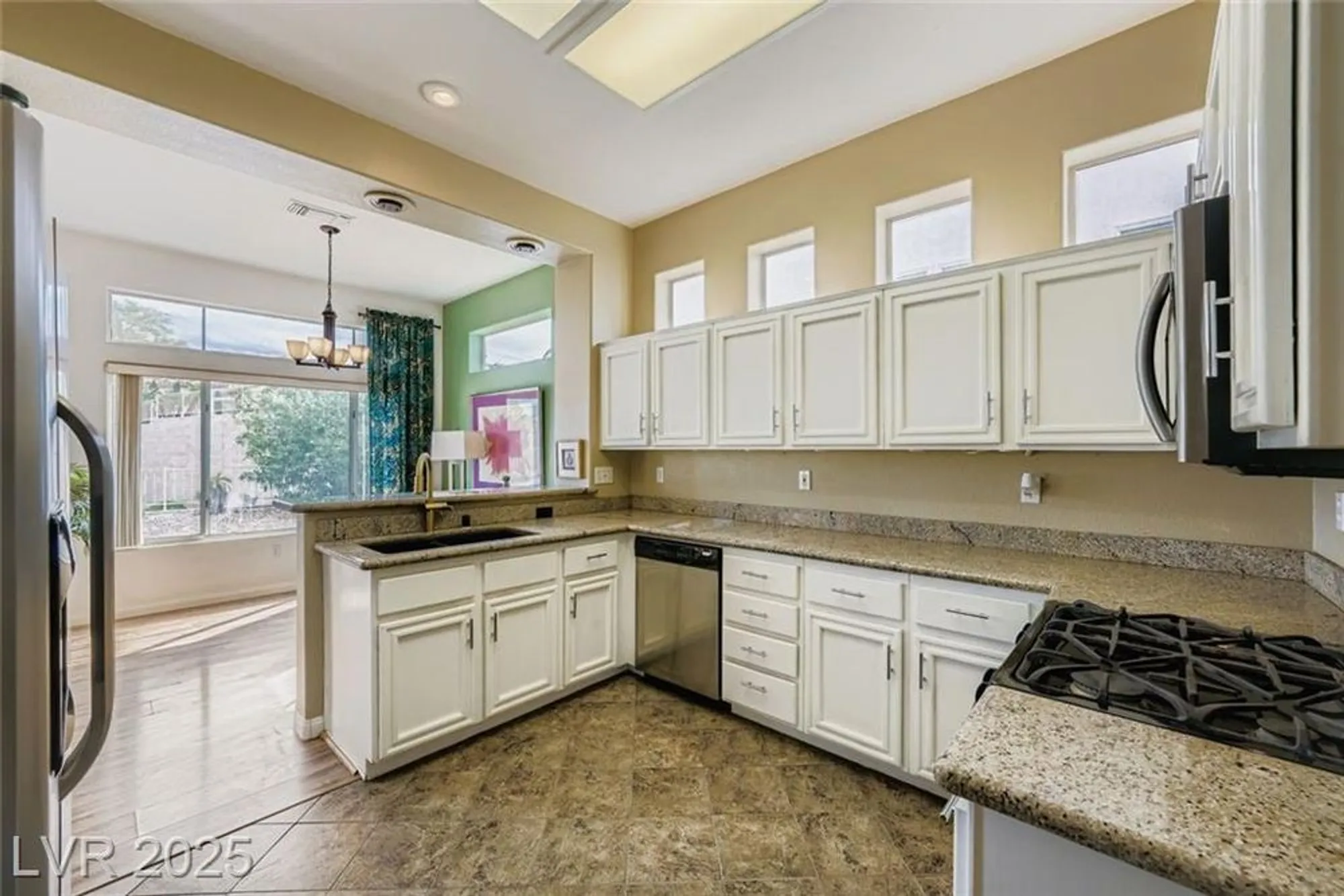 Property Slideshow image 9 of 21 | 2820 faiss dr, Las Vegas, NV, 89134