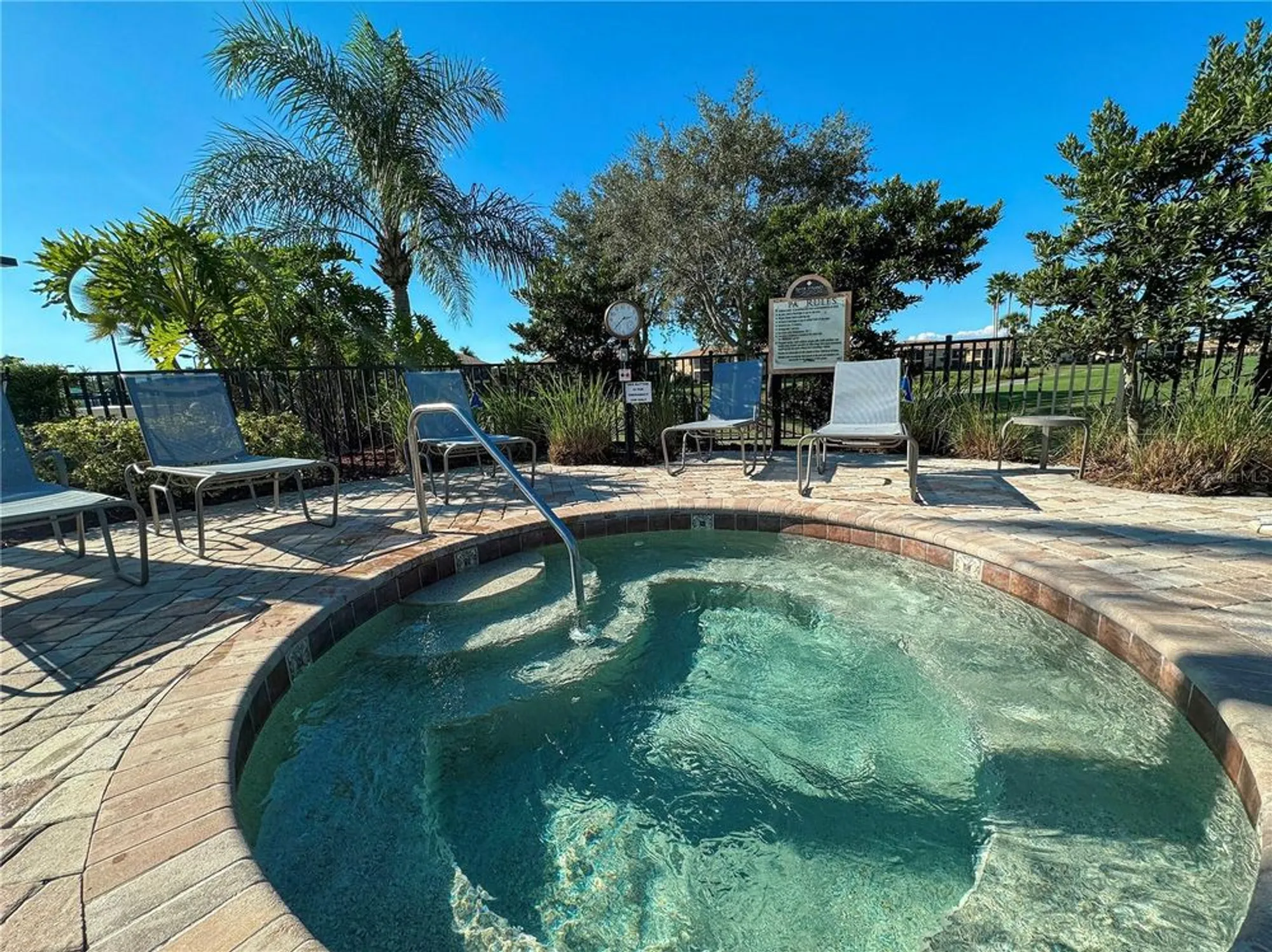 Property Slideshow image 28 of 53 | 7114 quiet creek dr, Bradenton, FL, 34212
