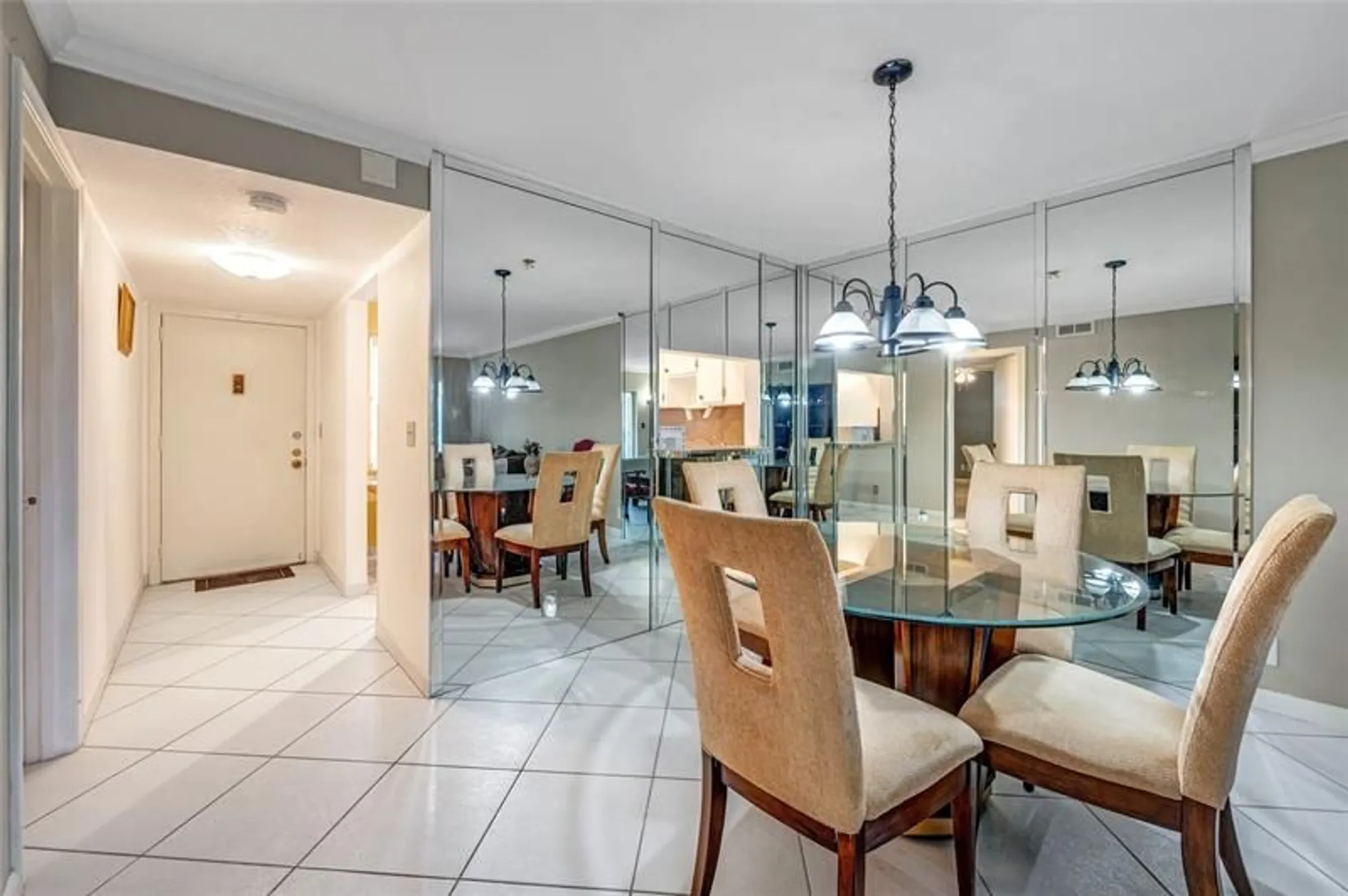 Property Slideshow image 5 of 21 | 3774 inverrary blvd apt 104p, Lauderhill, FL, 33319