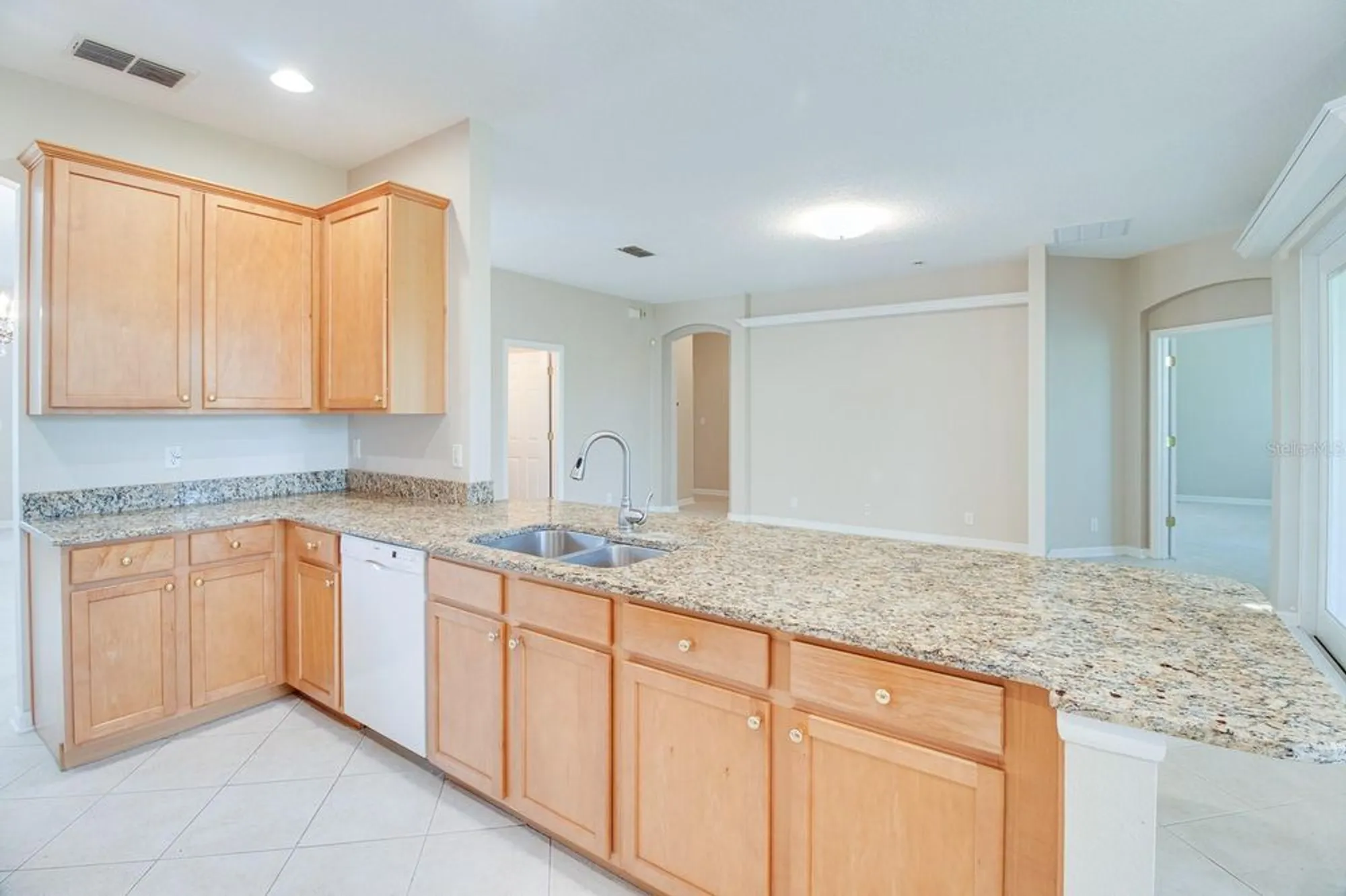 Property Slideshow image 13 of 46 | 1018 heron point cir, Deland, FL, 32724