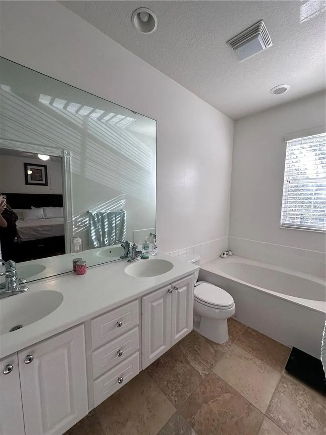 Property Slideshow image 18 of 30 | 11913 nautica dr, Orlando, FL, 32827
