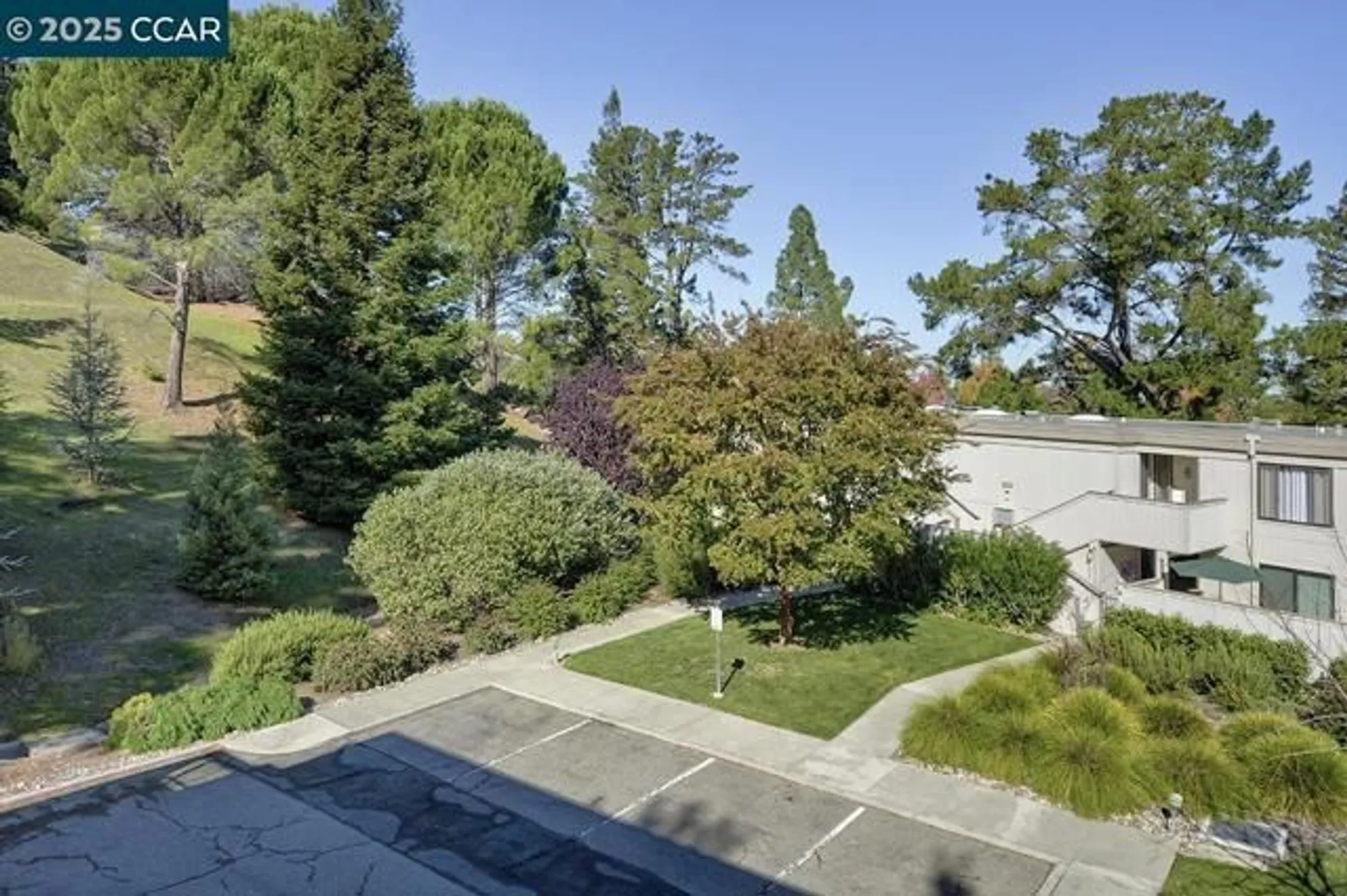 Property Slideshow image 13 of 56 | 1508 canyonwood ct 3, Walnut Creek, CA, 94595