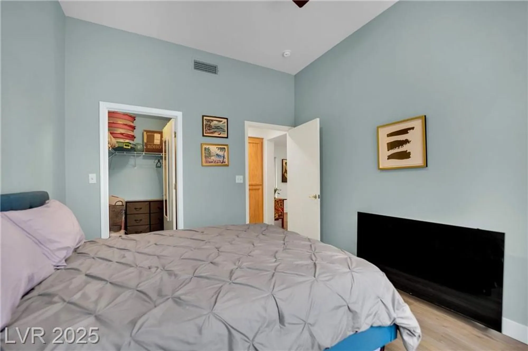 Property Slideshow image 23 of 28 | 2409 indigo valley st, Las Vegas, NV, 89134