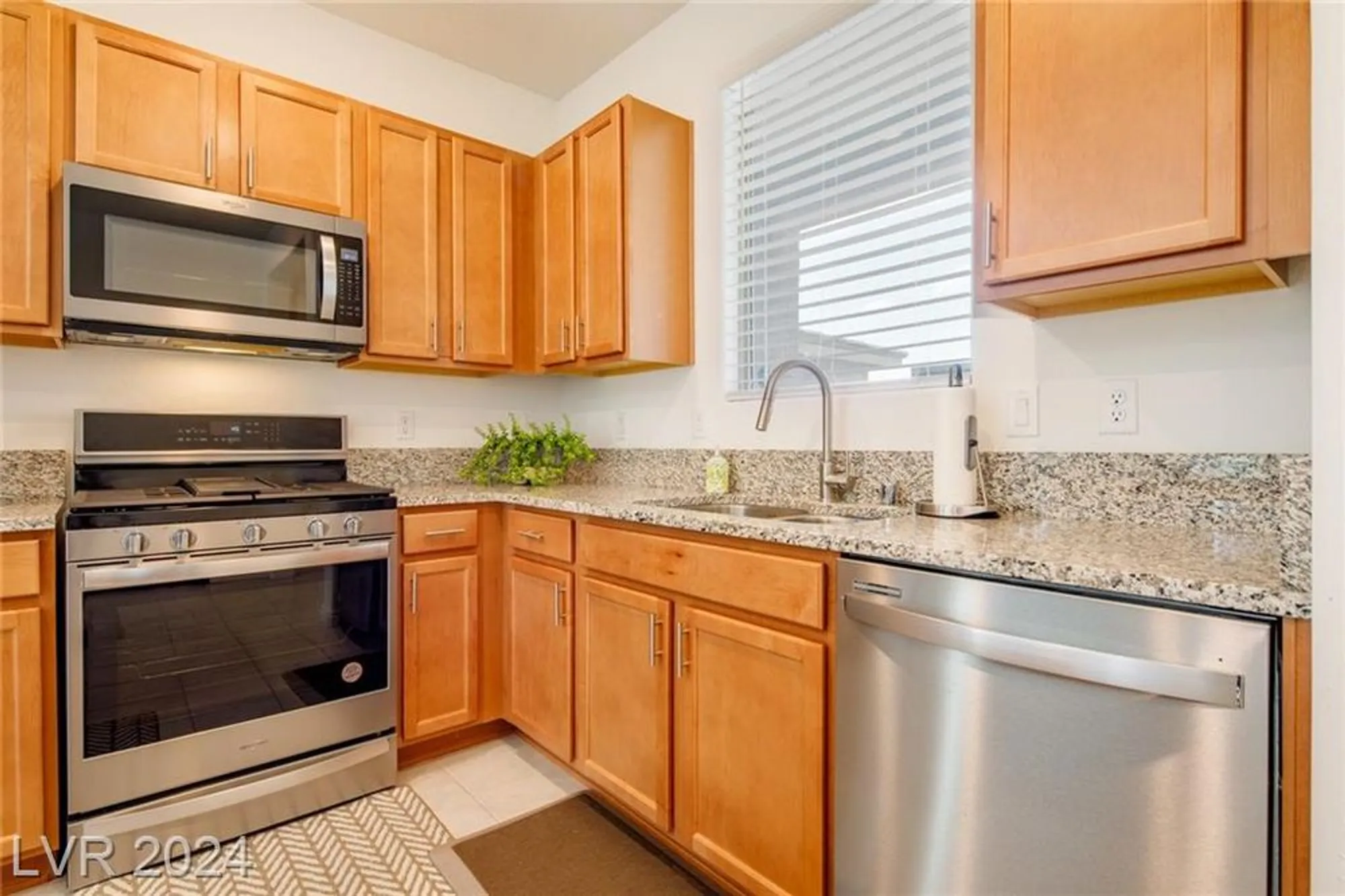 Property Slideshow image 8 of 37 | 6760 millbury st, North Las Vegas, NV, 89086