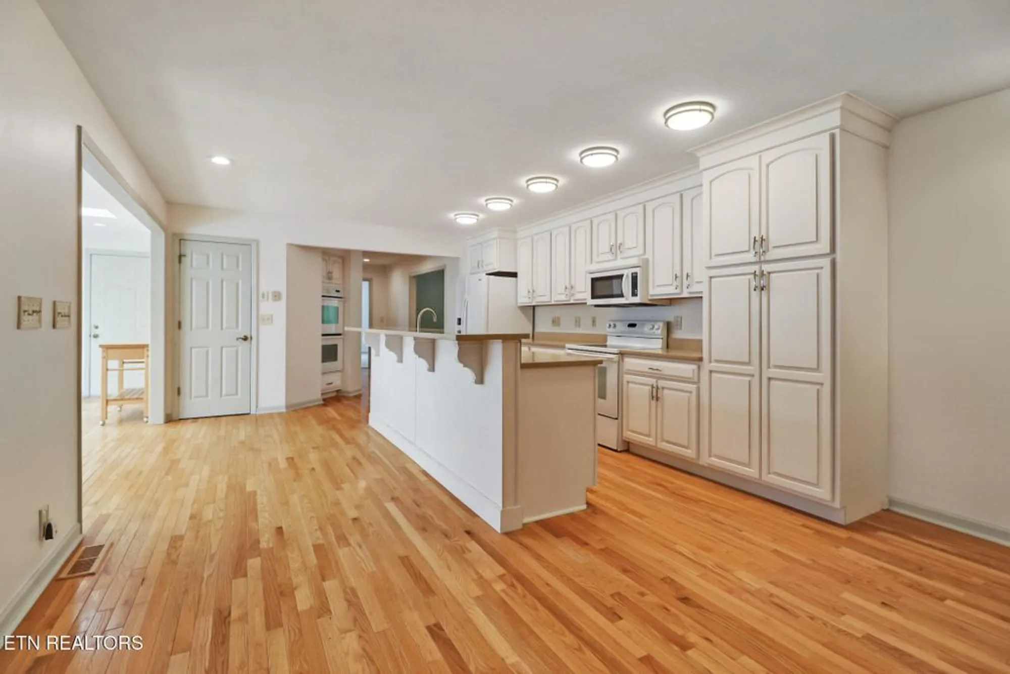 Property Slideshow image 20 of 55 | 11 kingsboro ln, Crossville, TN, 38558