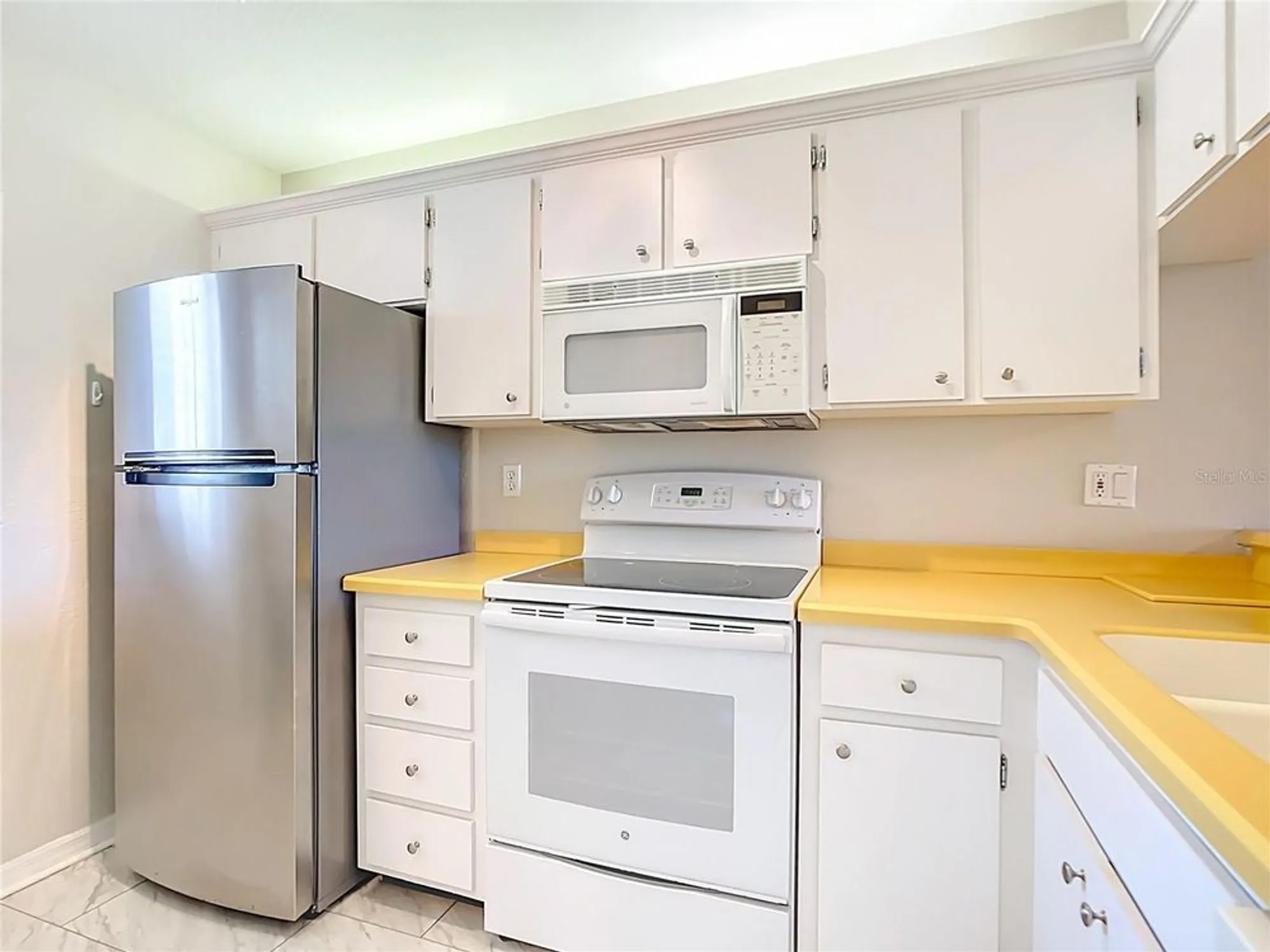 Property Slideshow image 13 of 57 | 404 cerromar cir 115, Venice, FL, 34293