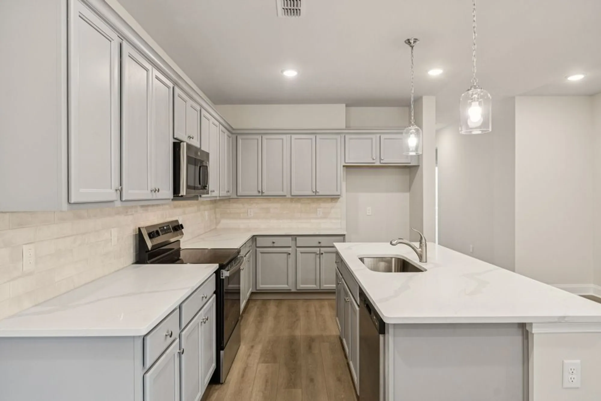 Property Slideshow image 25 of 42 | 100 sidlaw pass, Smyrna, TN, 37167