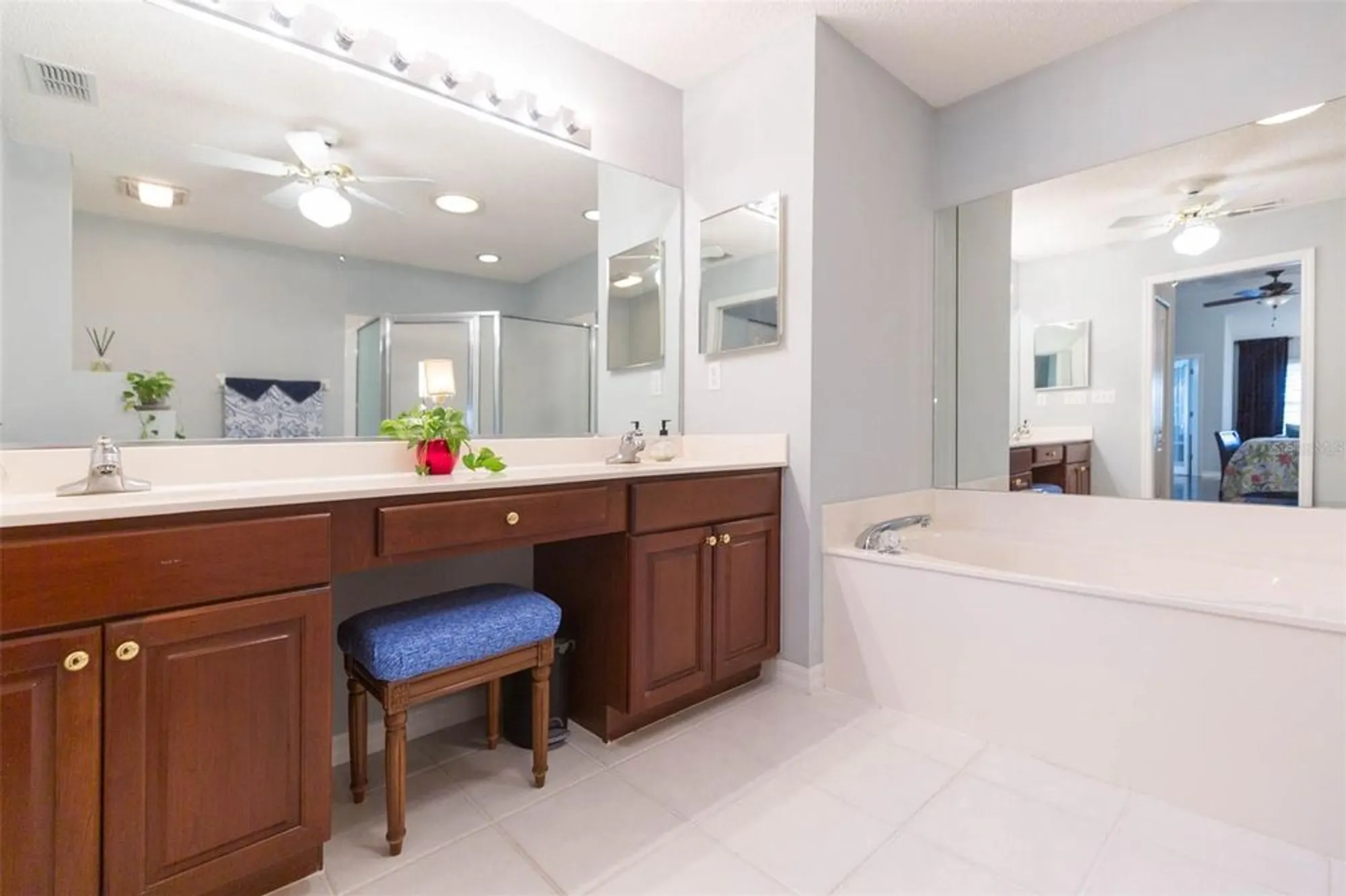 Property Slideshow image 29 of 72 | 951 villeroy greens dr, Sun City Center, FL, 33573