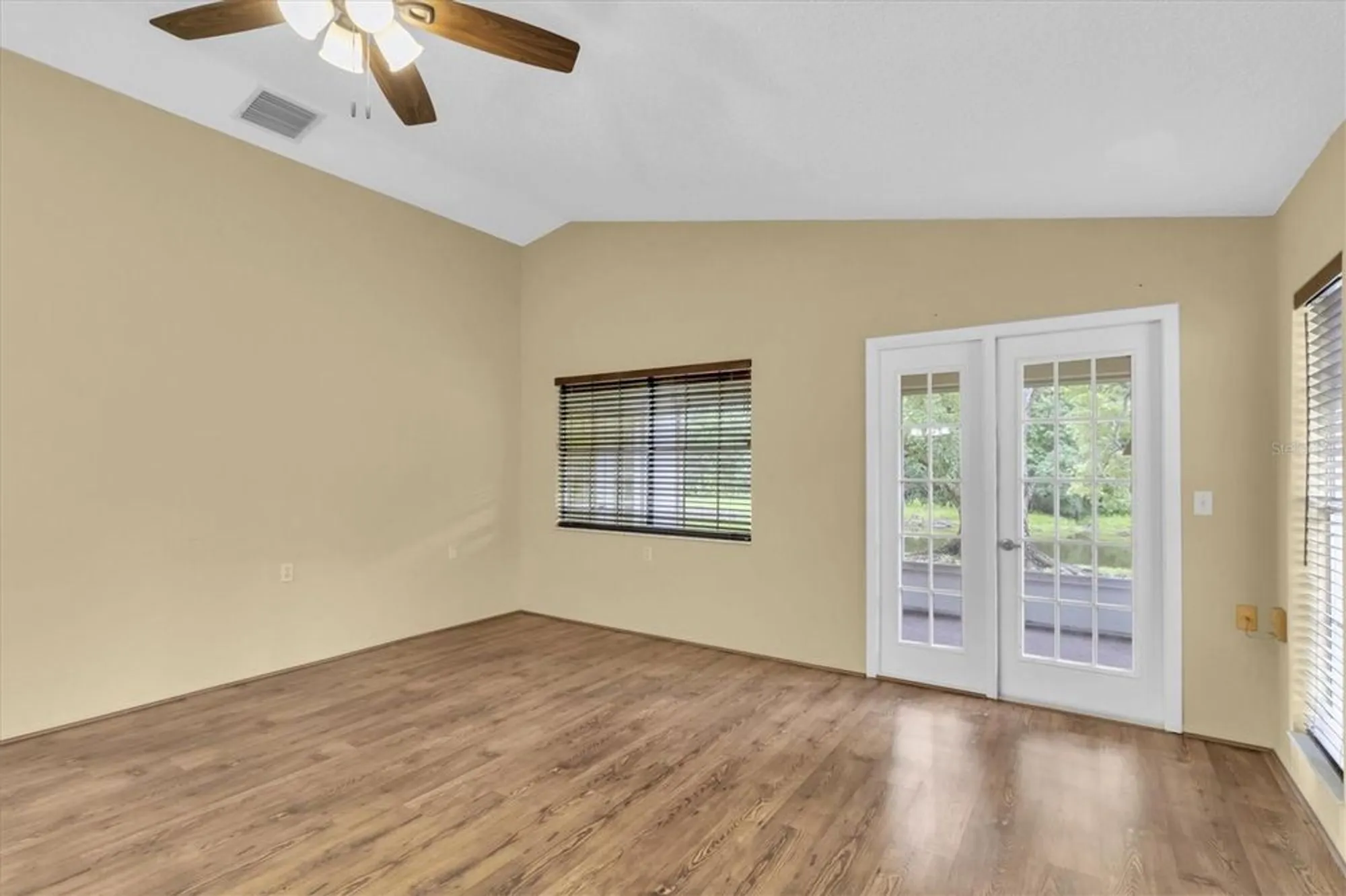 Property Slideshow image 7 of 38 | 4720 sheffield dr # 4720, New Port Richey, FL, 34655