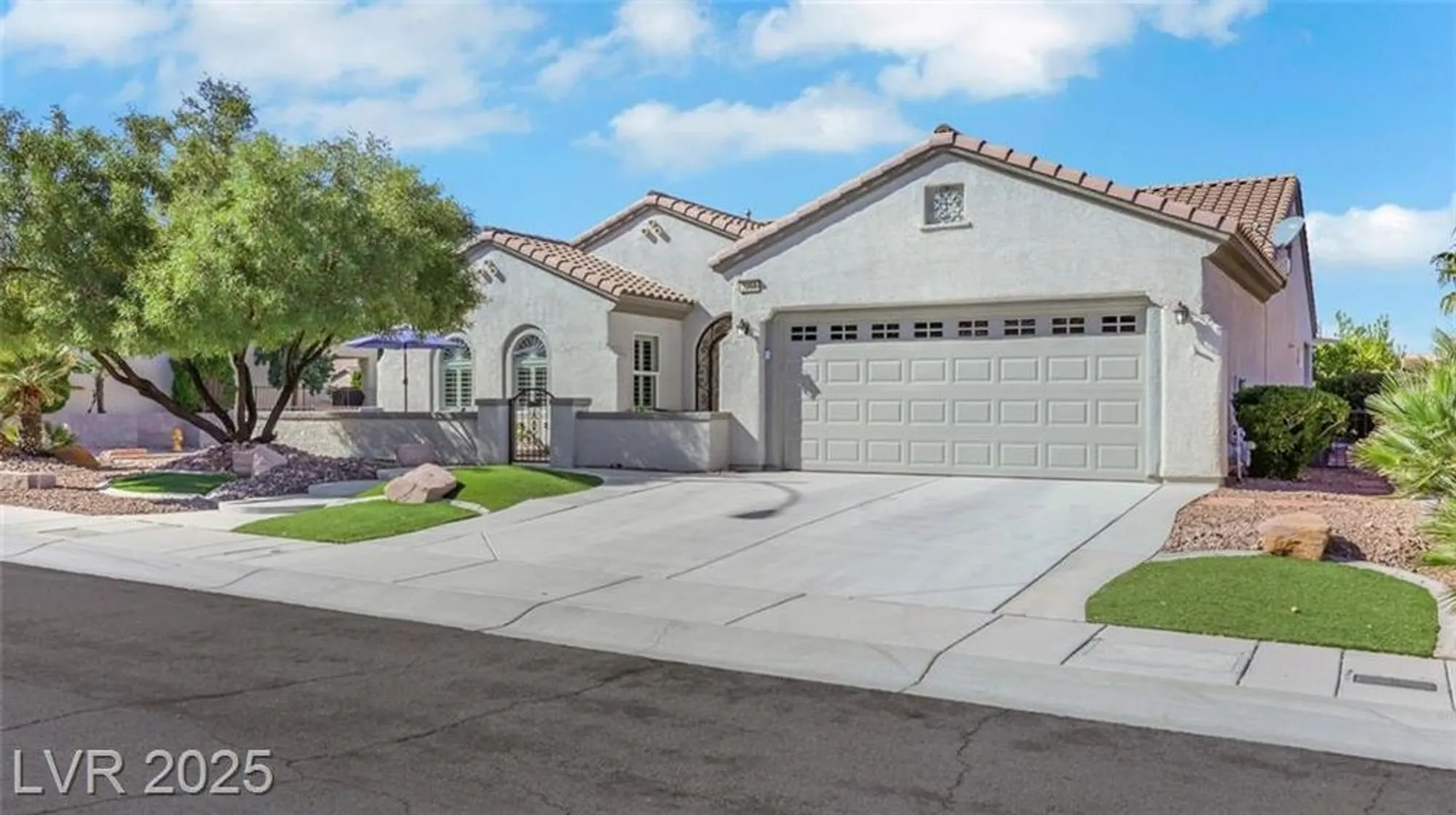 Property Slideshow image 4 of 64 | 2255 bannerwood st, Henderson, NV, 89044