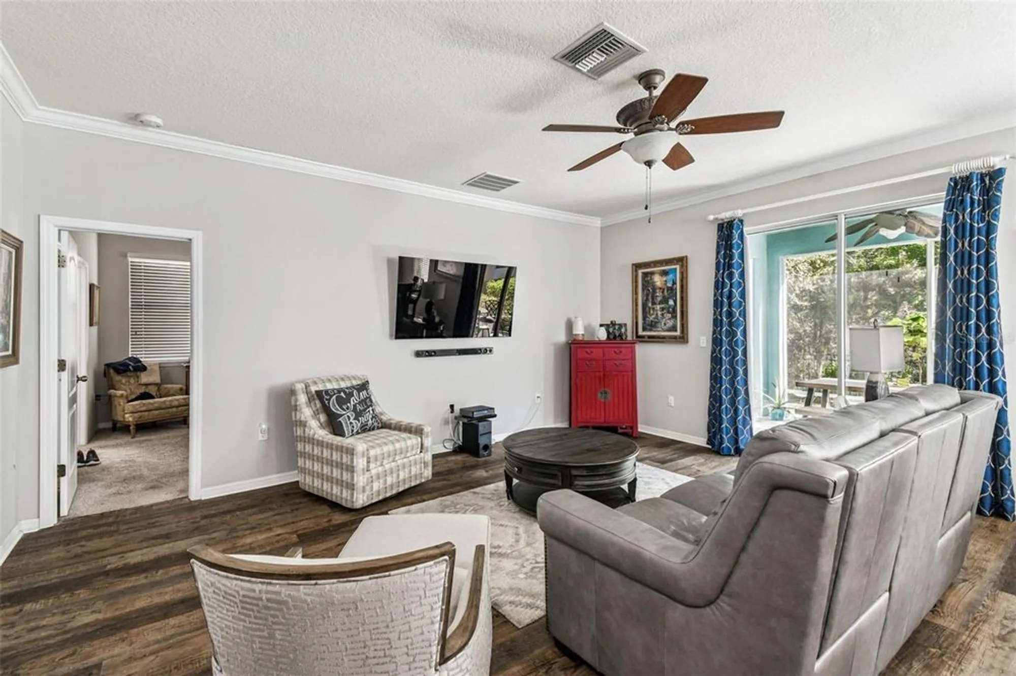 Property Slideshow image 8 of 91 | 11150 paradise point way, New Port Richey, FL, 34654