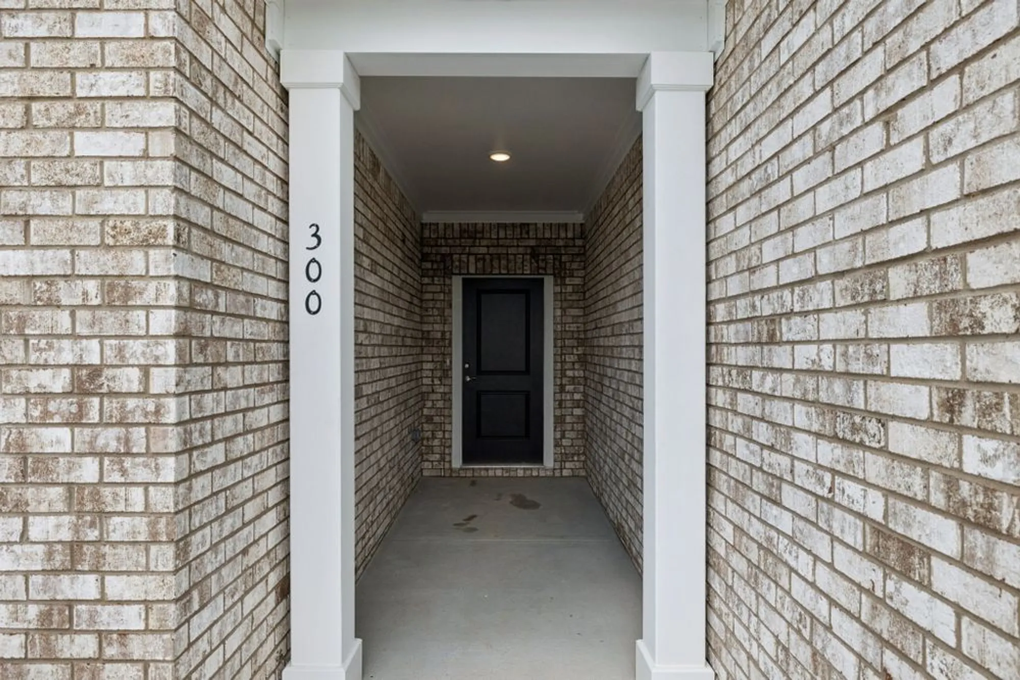 Property Slideshow image 4 of 38 | 344 stonehaus cir, Antioch, TN, 37013