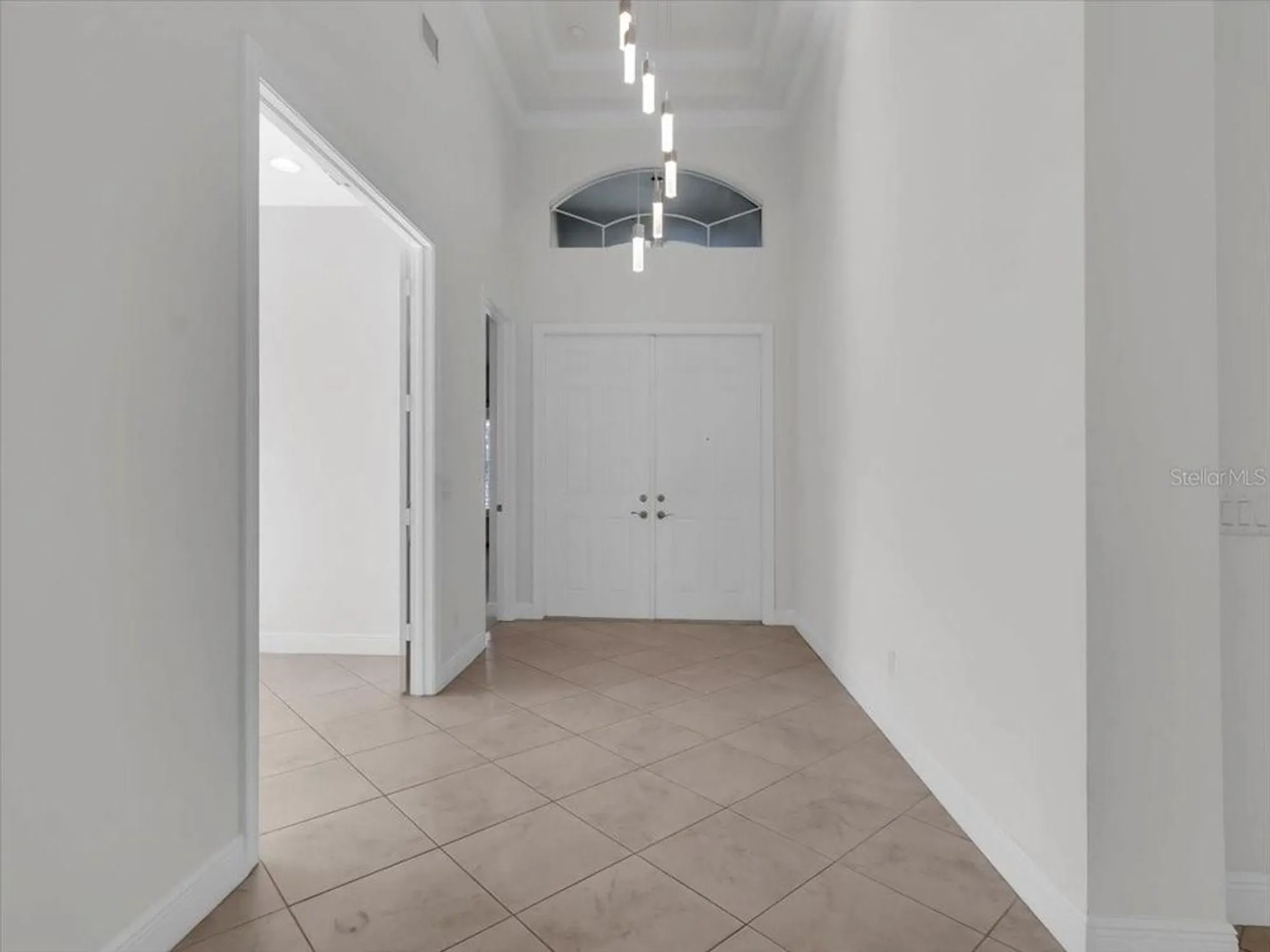 Property Slideshow image 12 of 76 | 16308 garnet glen pl, Wimauma, FL, 33598