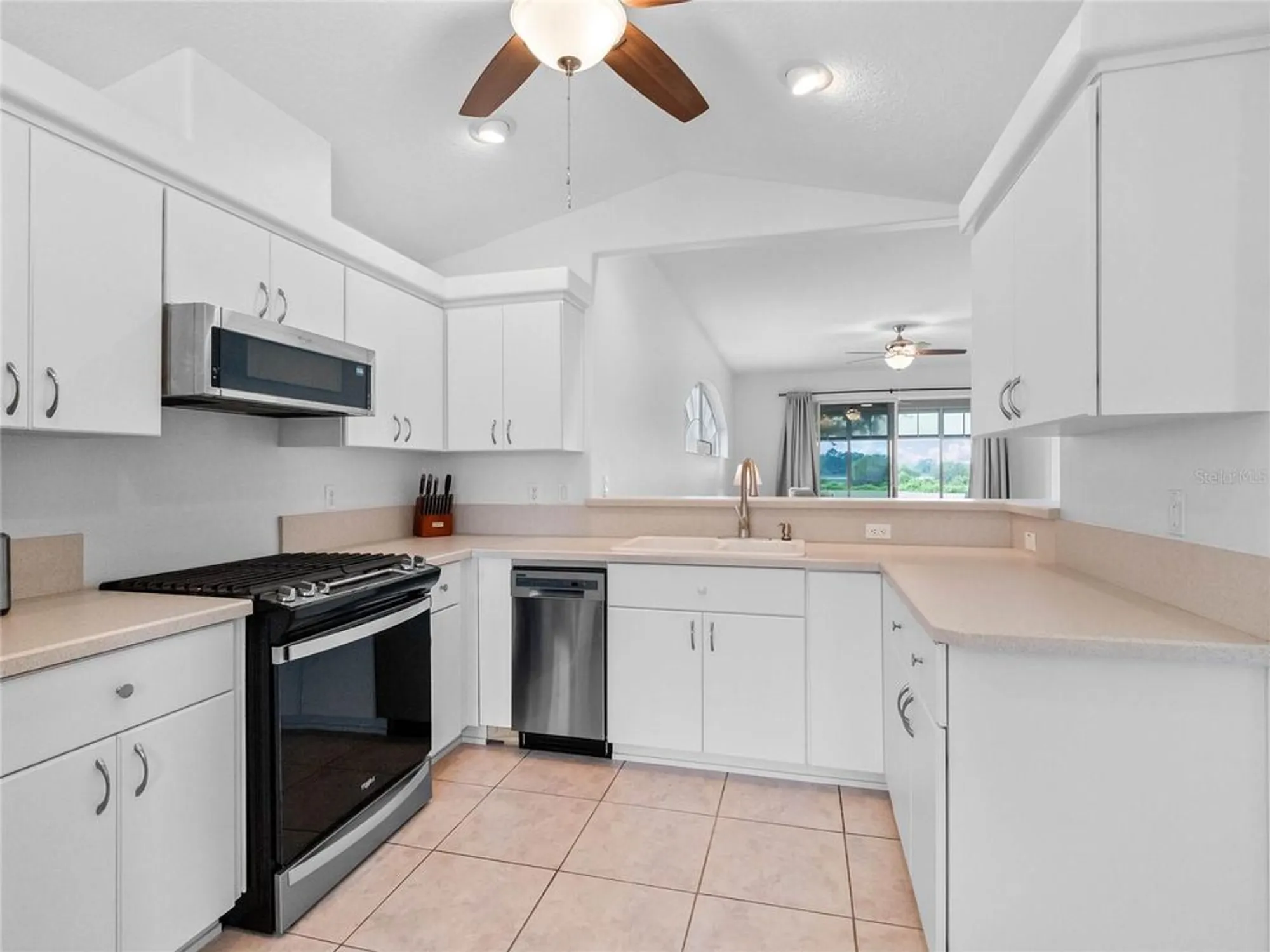 Property Slideshow image 22 of 61 | 5454 sir churchill dr, Leesburg, FL, 34748