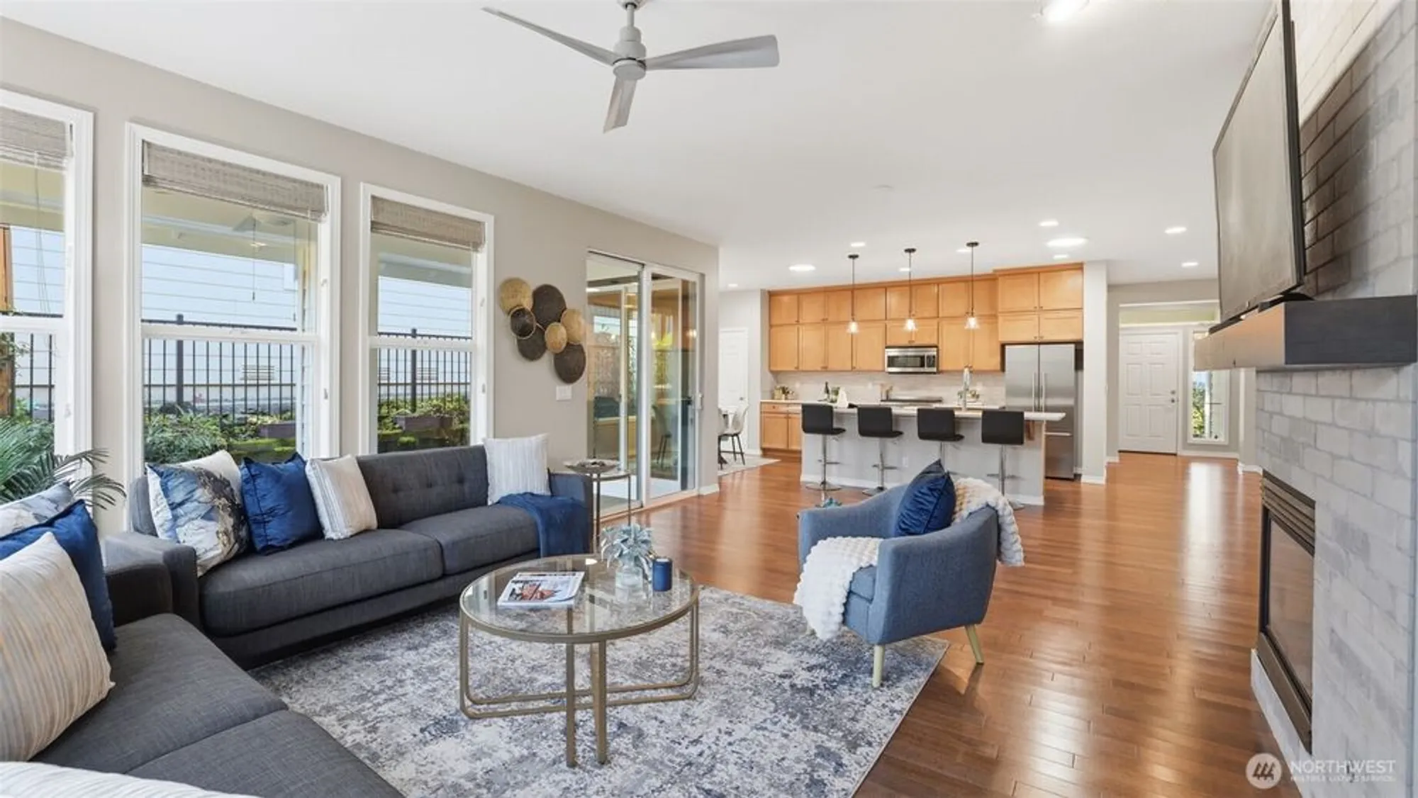 Property Slideshow image 11 of 40 | 12832 231st pl, Redmond, WA, 98053