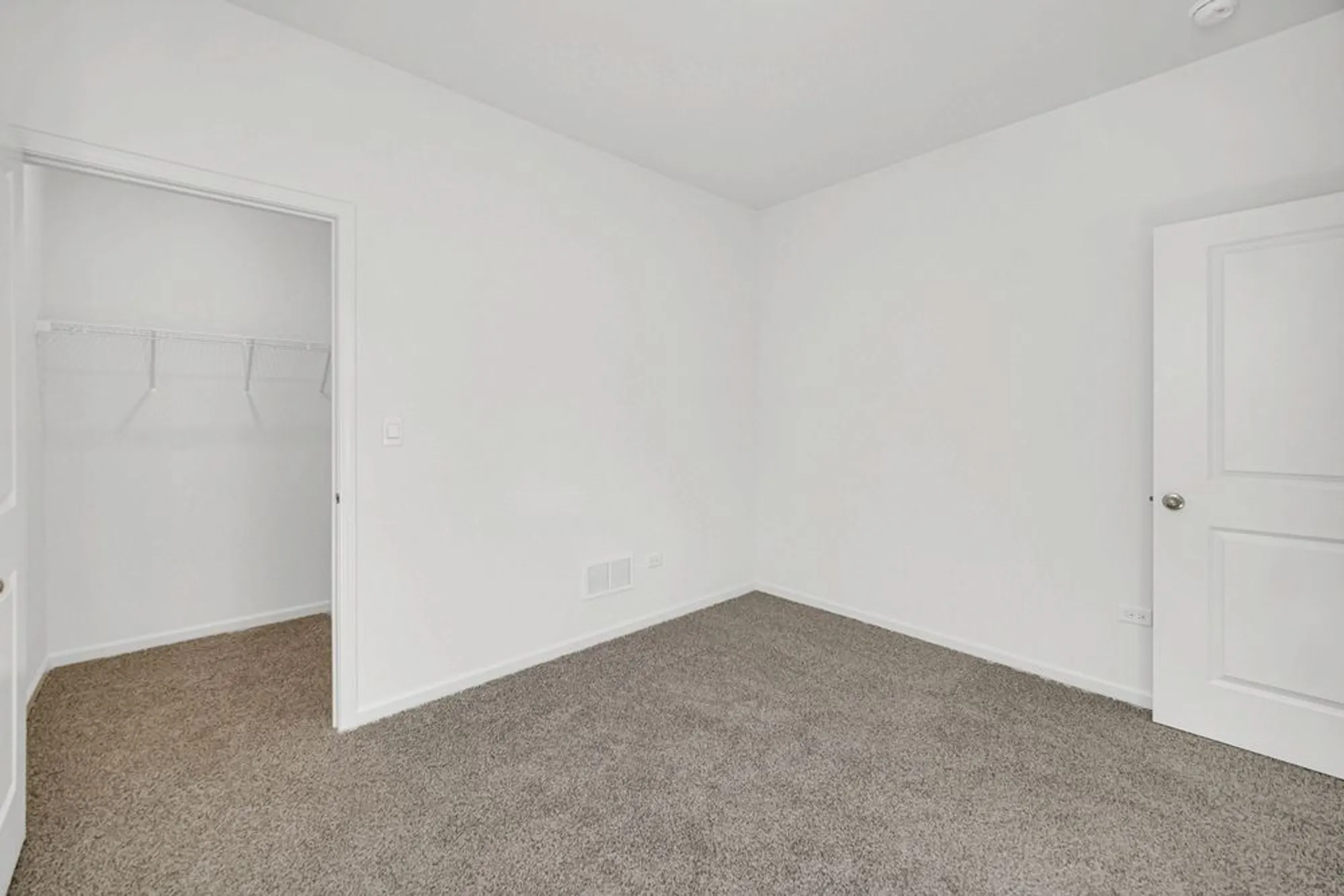 Property Slideshow image 18 of 32 | 2930 harnish dr, Algonquin, IL, 60102