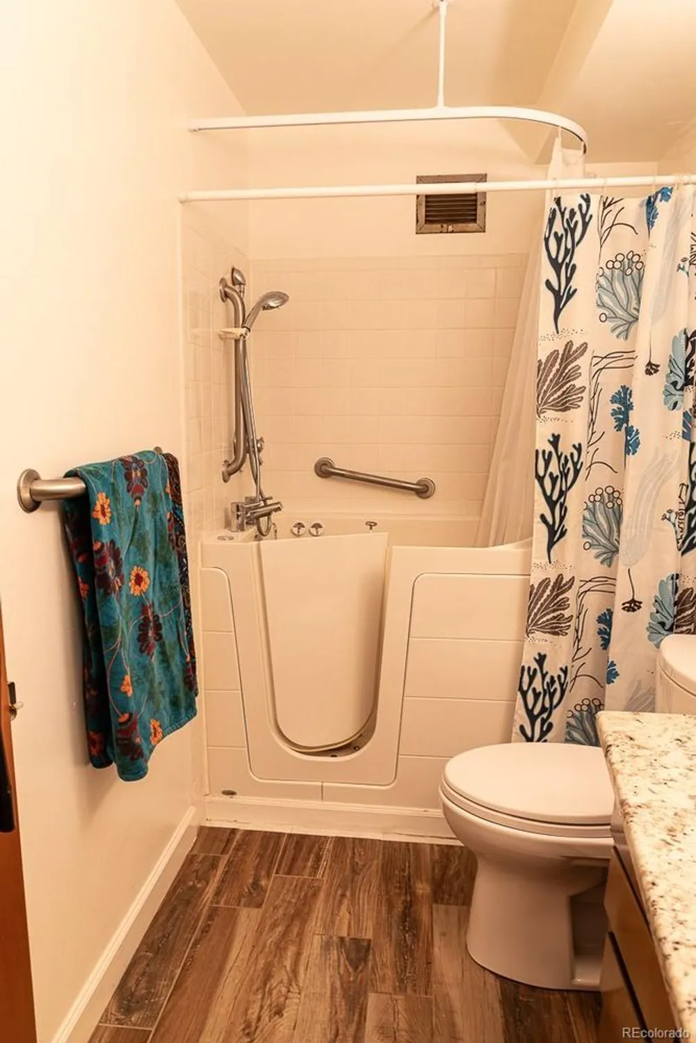 Property Slideshow image 20 of 32 | 710 s clinton st apt 11a, Denver, CO, 80247