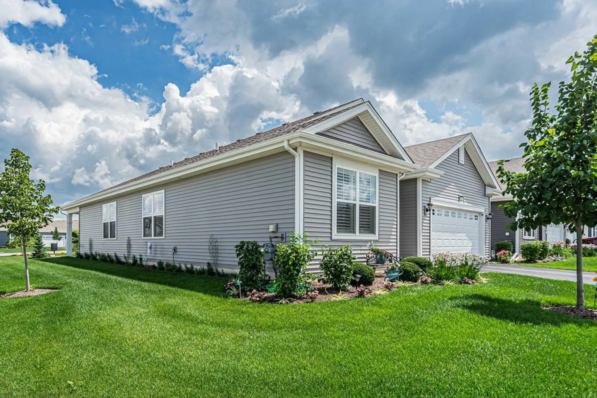 Property Slideshow image 23 of 29 | 1655 windsor rd, Pingree Grove, IL, 60140