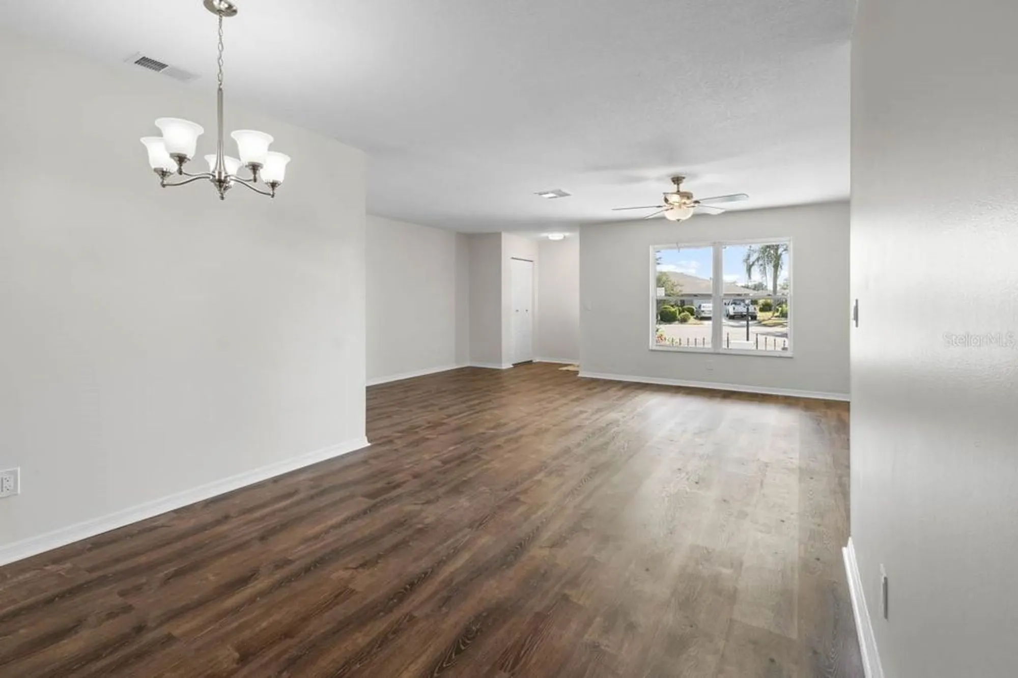 Property Slideshow image 8 of 34 | 1002 strawpocket pl, Sun City Center, FL, 33573