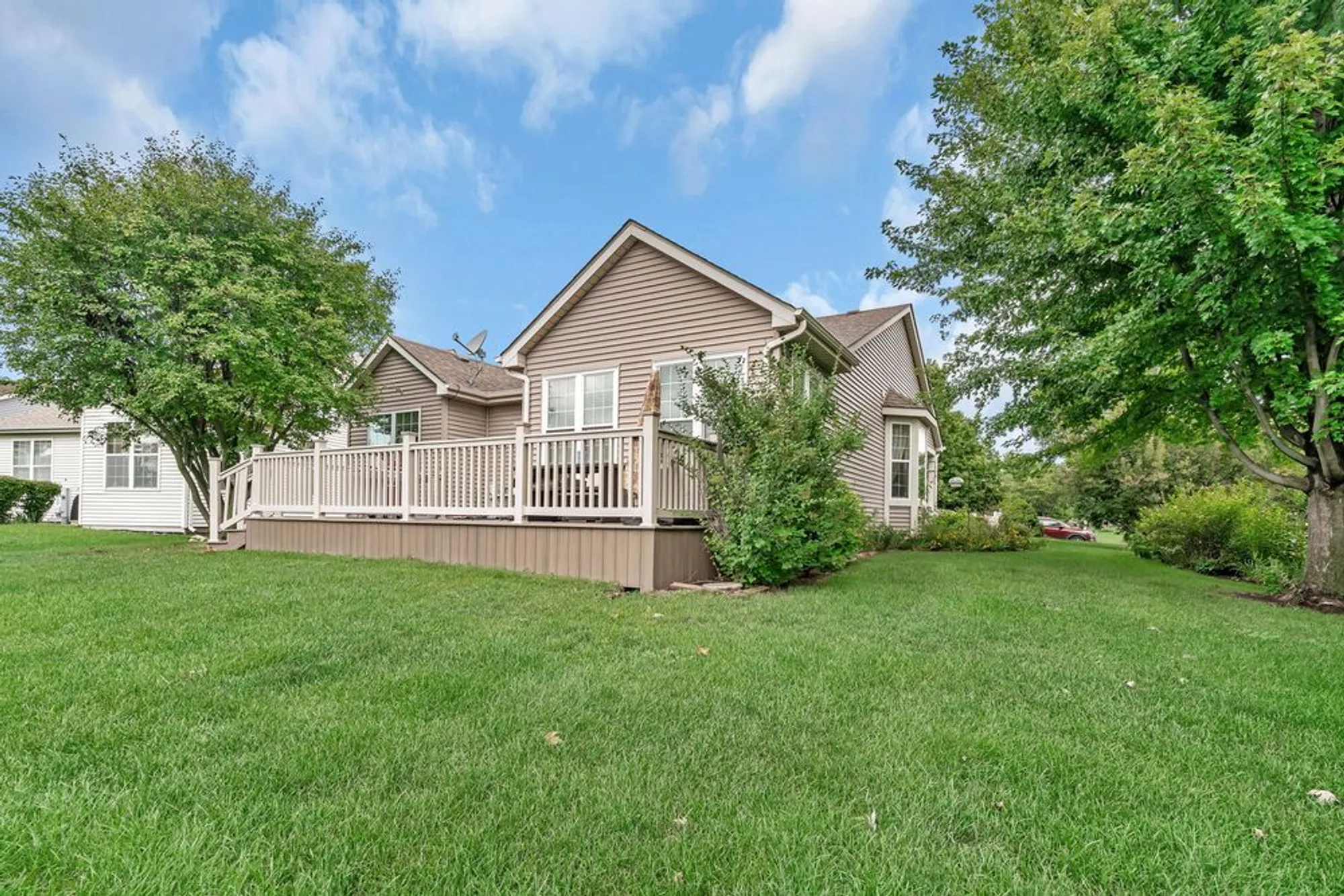 Property Slideshow image 25 of 32 | 21201 lily lake ln, Crest Hill, IL, 60403