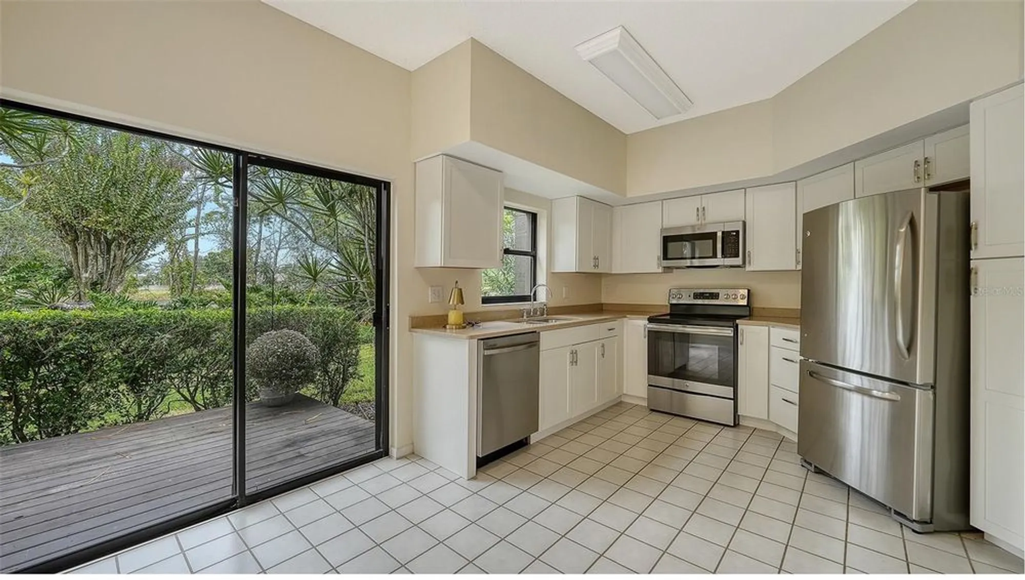 Property Slideshow image 15 of 72 | 1603 starling dr # 101, Sarasota, FL, 34231