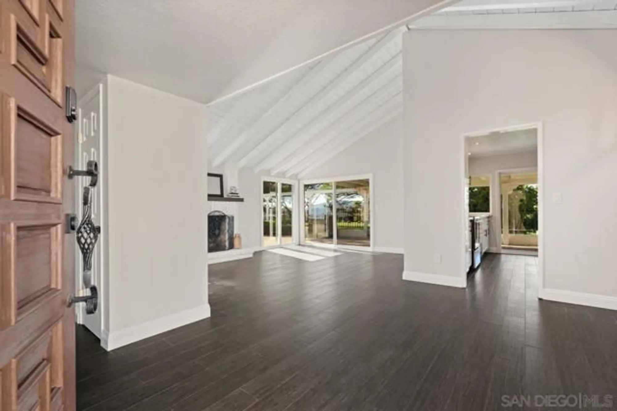 Property Slideshow image 6 of 39 | 17756 camino ancho, San Diego, CA, 92128