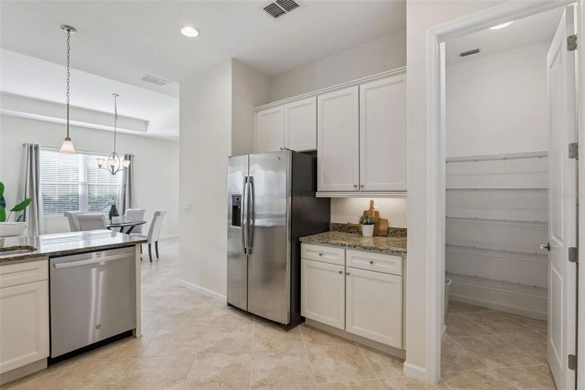 Property Slideshow image 13 of 47 | 404 tisbury ct, Deland, FL, 32724