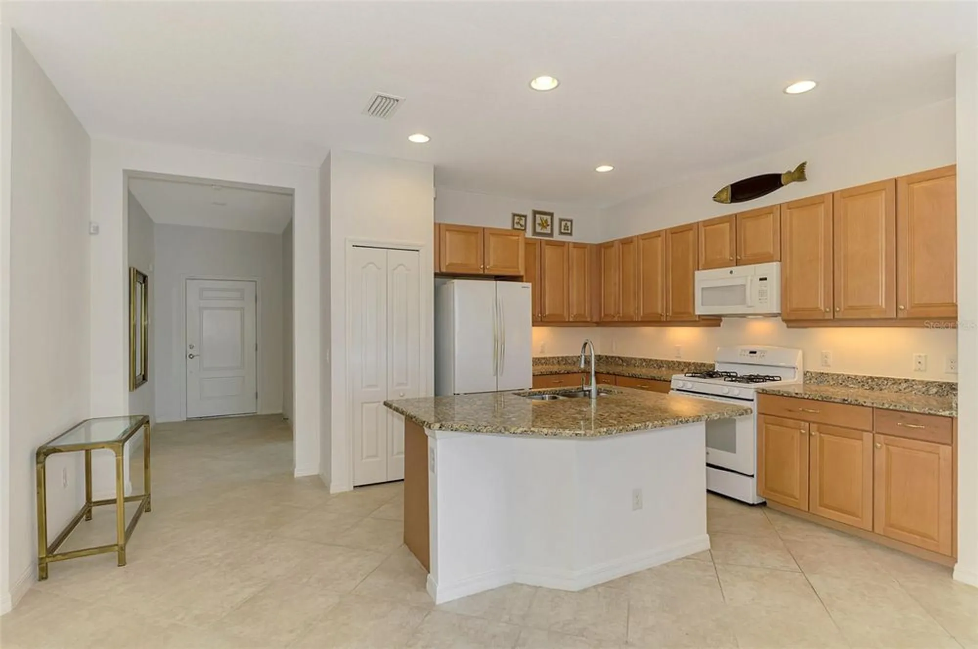 Property Slideshow image 13 of 39 | 1375 backspin dr, Englewood, FL, 34223