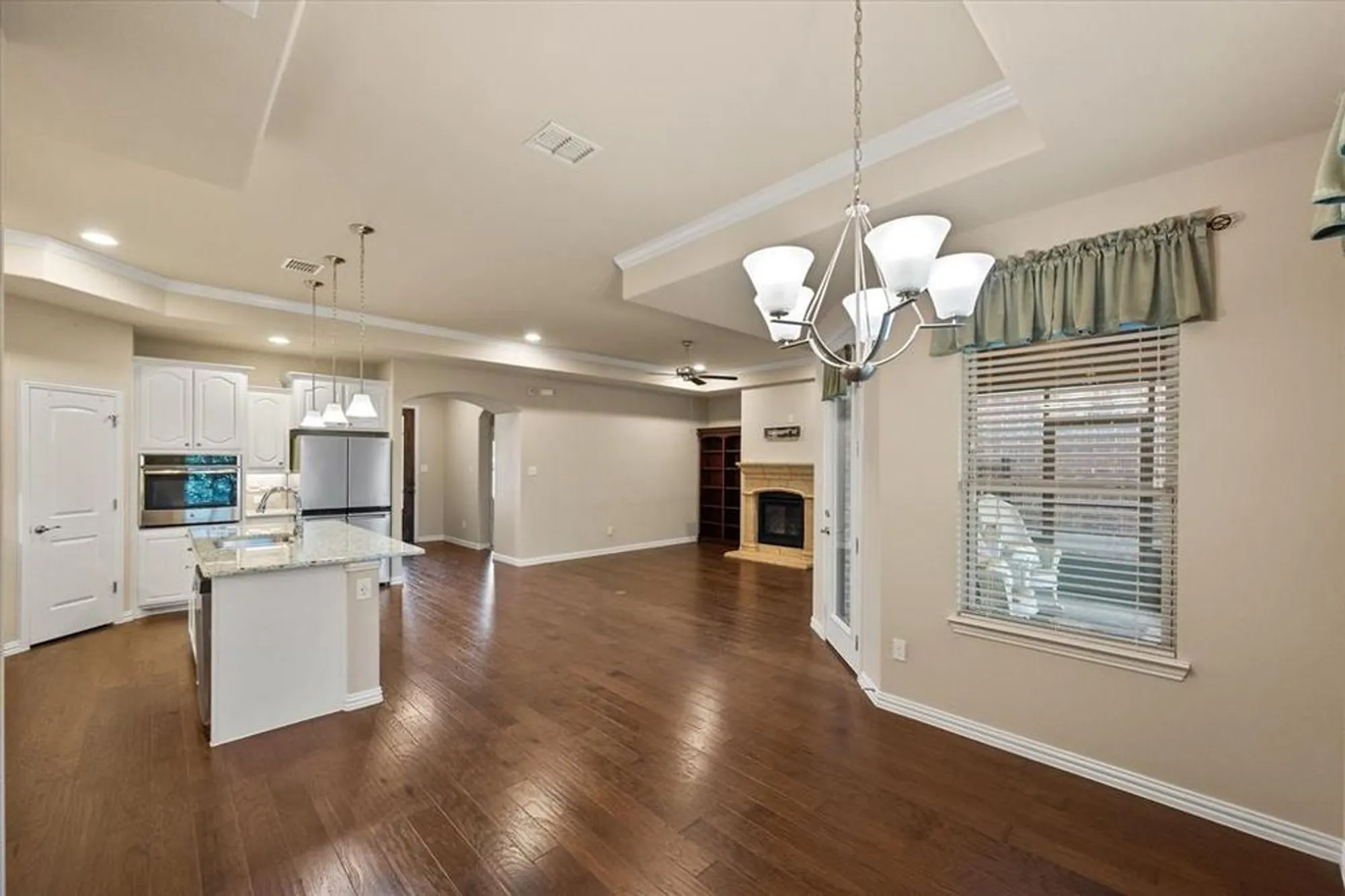 Property Slideshow image 14 of 39 | 2815 vista azul pl 2815, Mansfield, TX, 76063