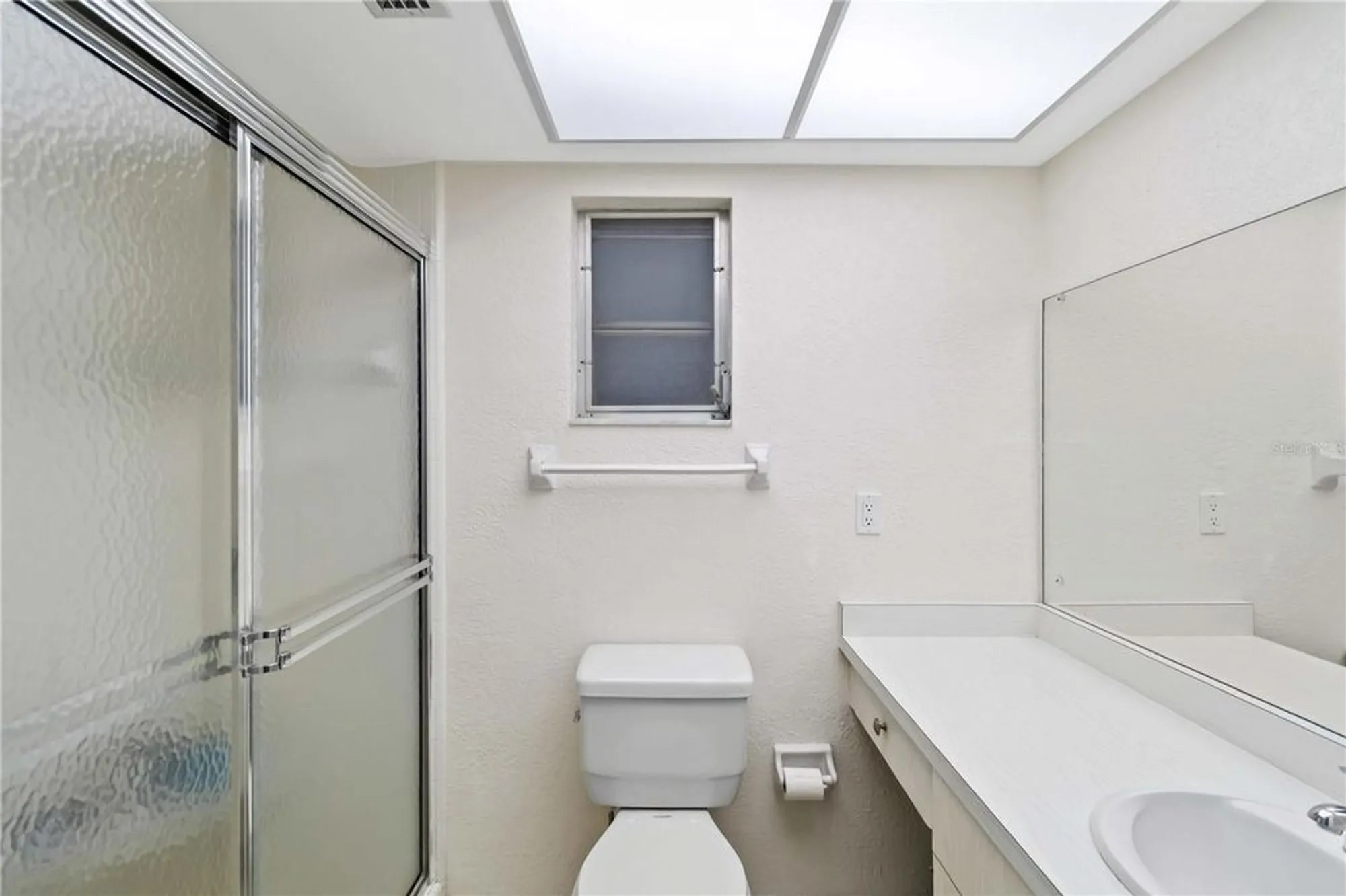 Property Slideshow image 18 of 66 | 3220 southfield ln 810, Sarasota, FL, 34239