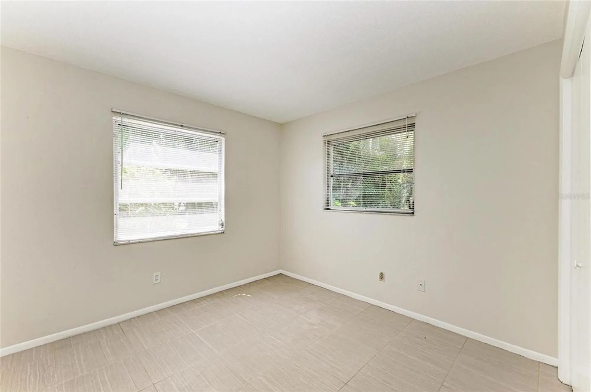 Property Slideshow image 25 of 34 | 2121 pueblo cir # v6, Sarasota, FL, 34231