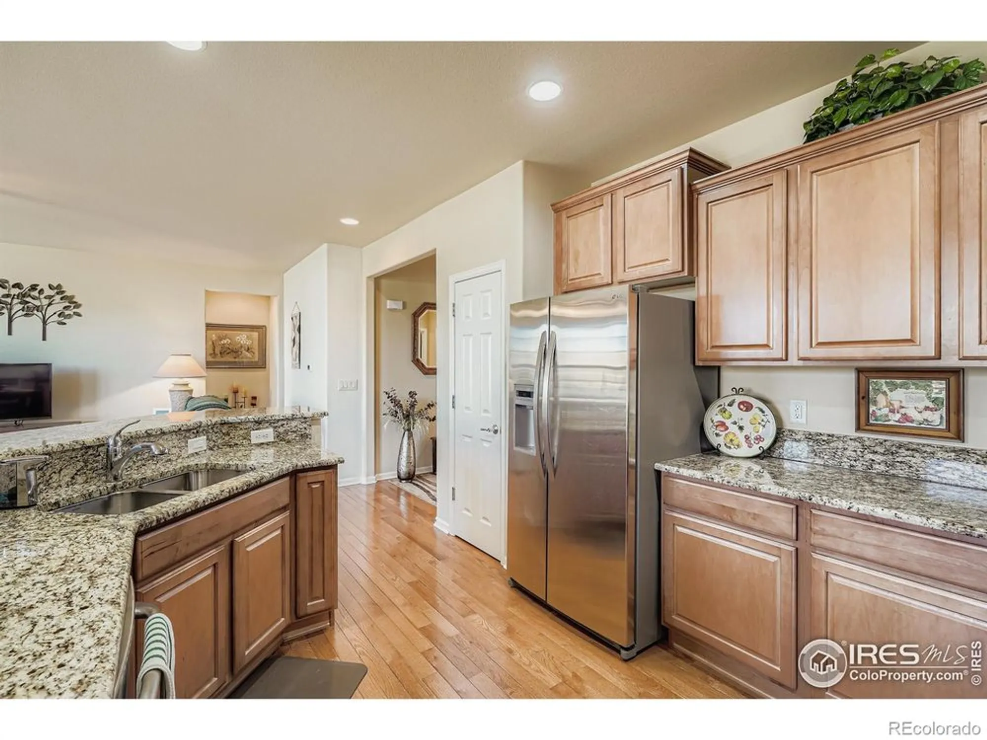 Property Slideshow image 10 of 31 | 16282 red mountain way, Broomfield, CO, 80023