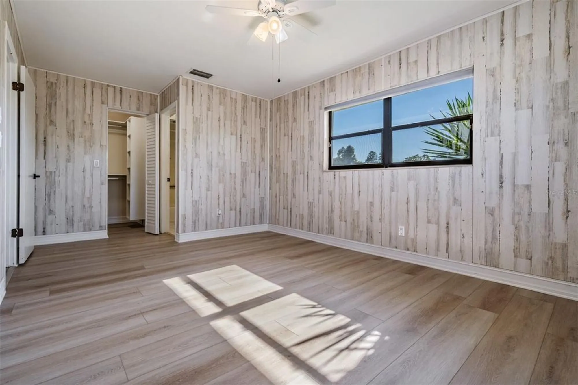 Property Slideshow image 13 of 56 | 2735 sherbrooke ln a, Palm Harbor, FL, 34684