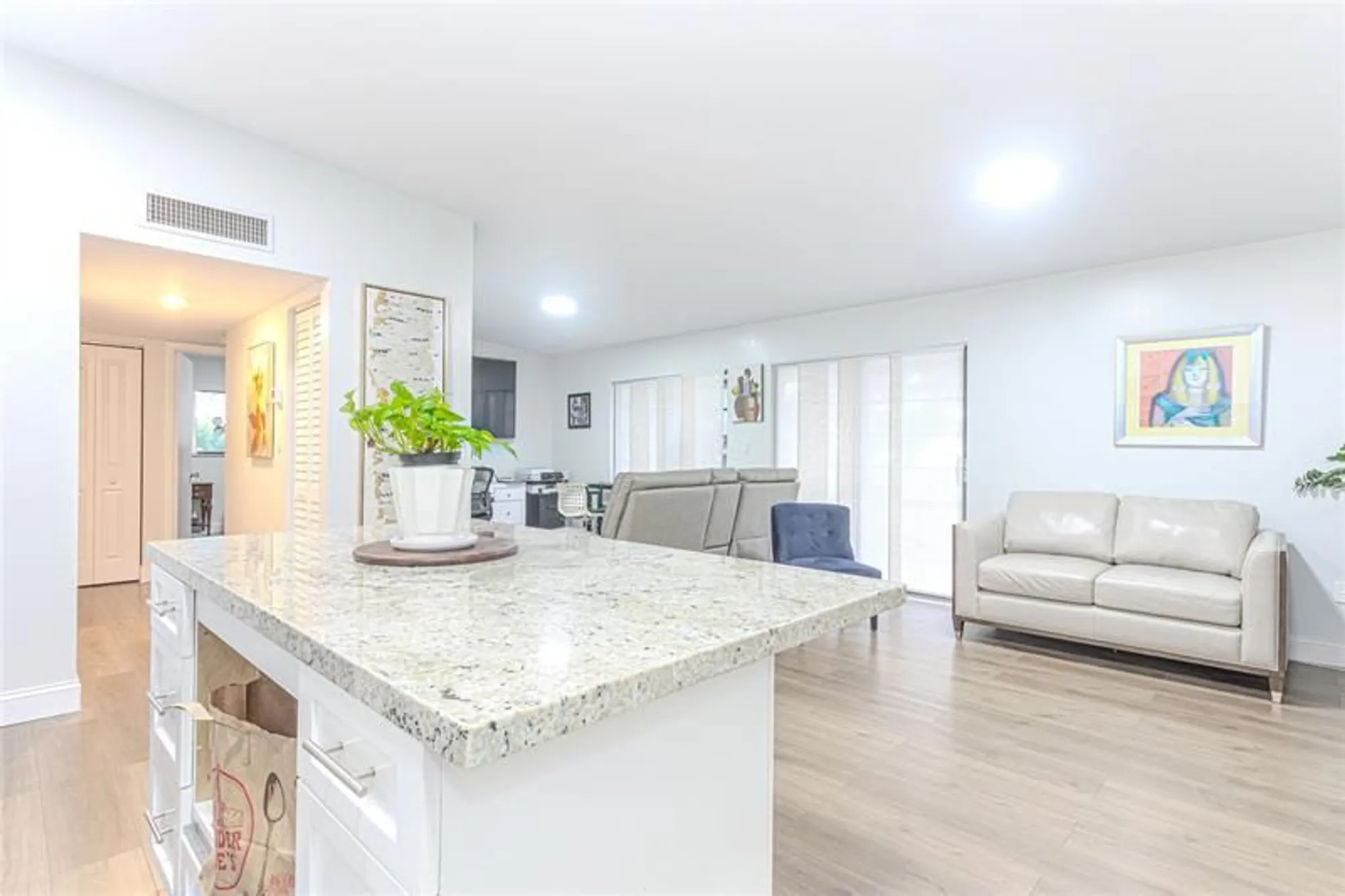 Property Slideshow image 7 of 25 | 10675 w clairmont cir # 202, Tamarac, FL, 33321