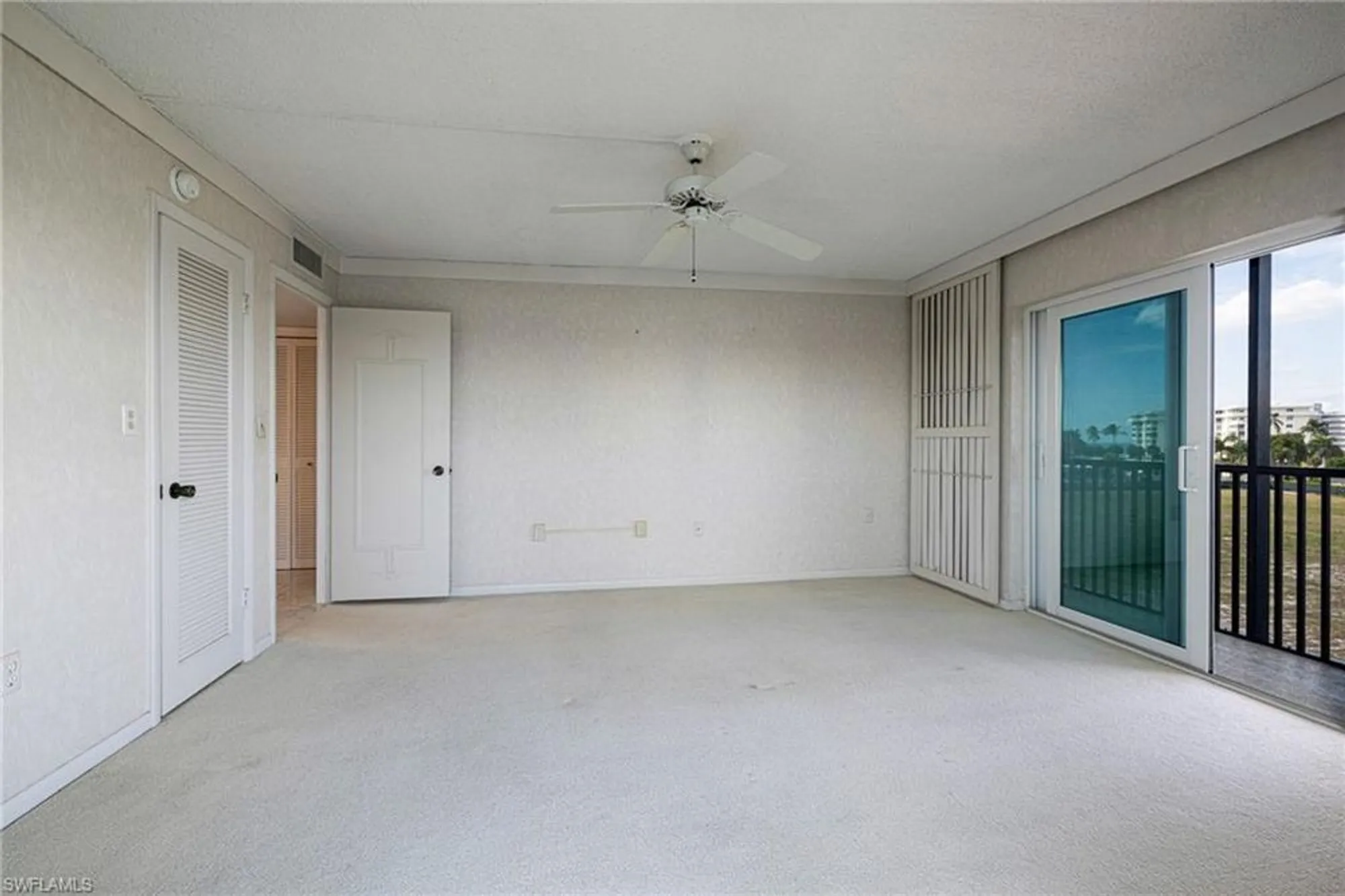 Property Slideshow image 28 of 49 | 3200 gulf shore blvd 401, Naples, FL, 34103