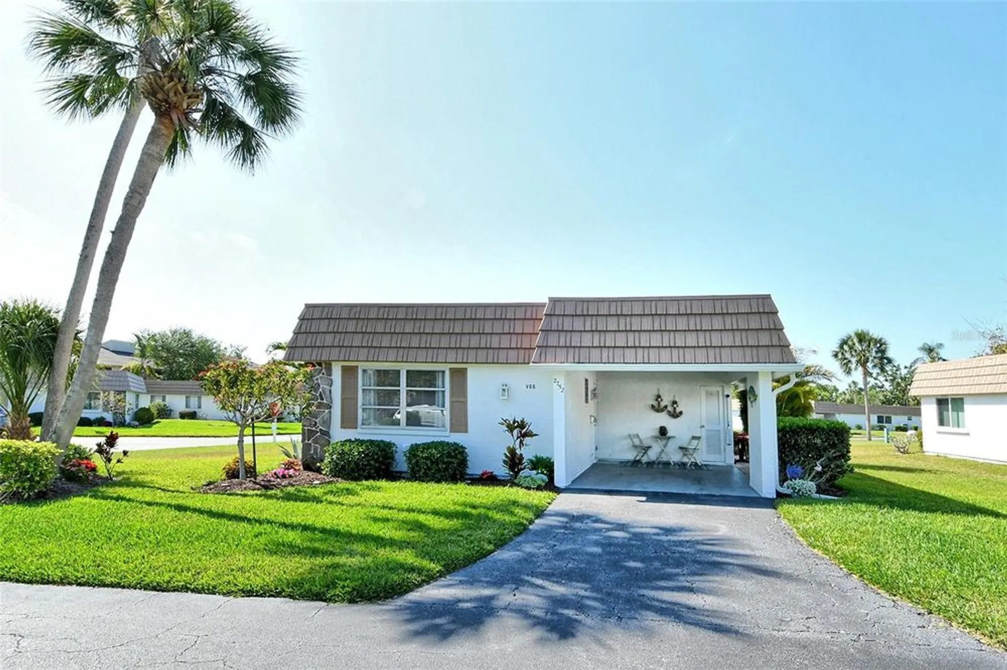 Property Slideshow image 3 of 47 | 2752 riverbluff pl # 66, Sarasota, FL, 34231