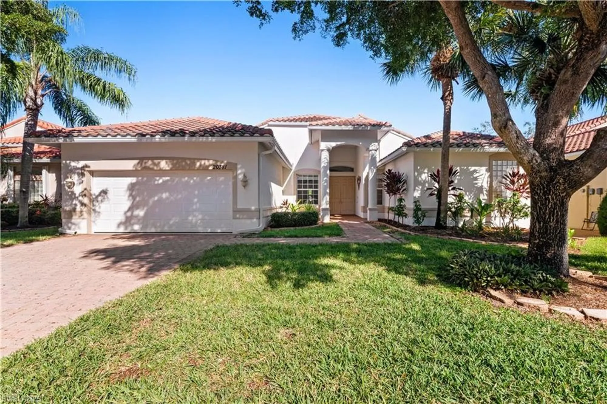 Property Slideshow image 1 of 38 | 20381 foxworth cir, Estero, FL, 33928